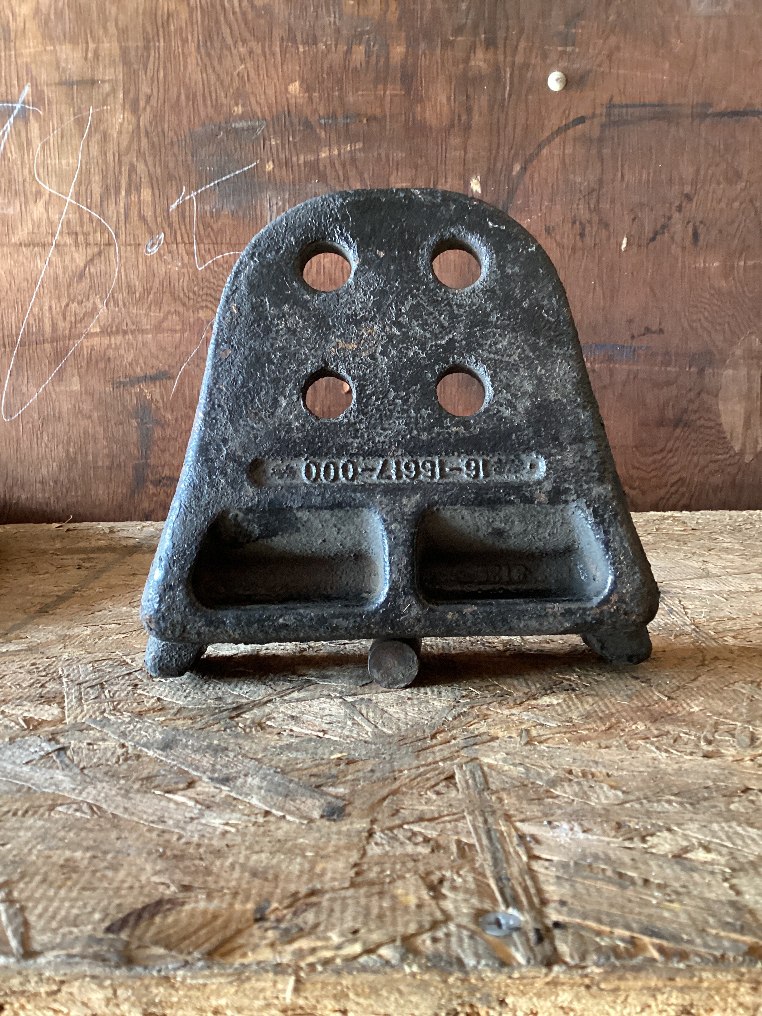 USED | REAR AXLE STOP MOUNT BRACKET | SKU940