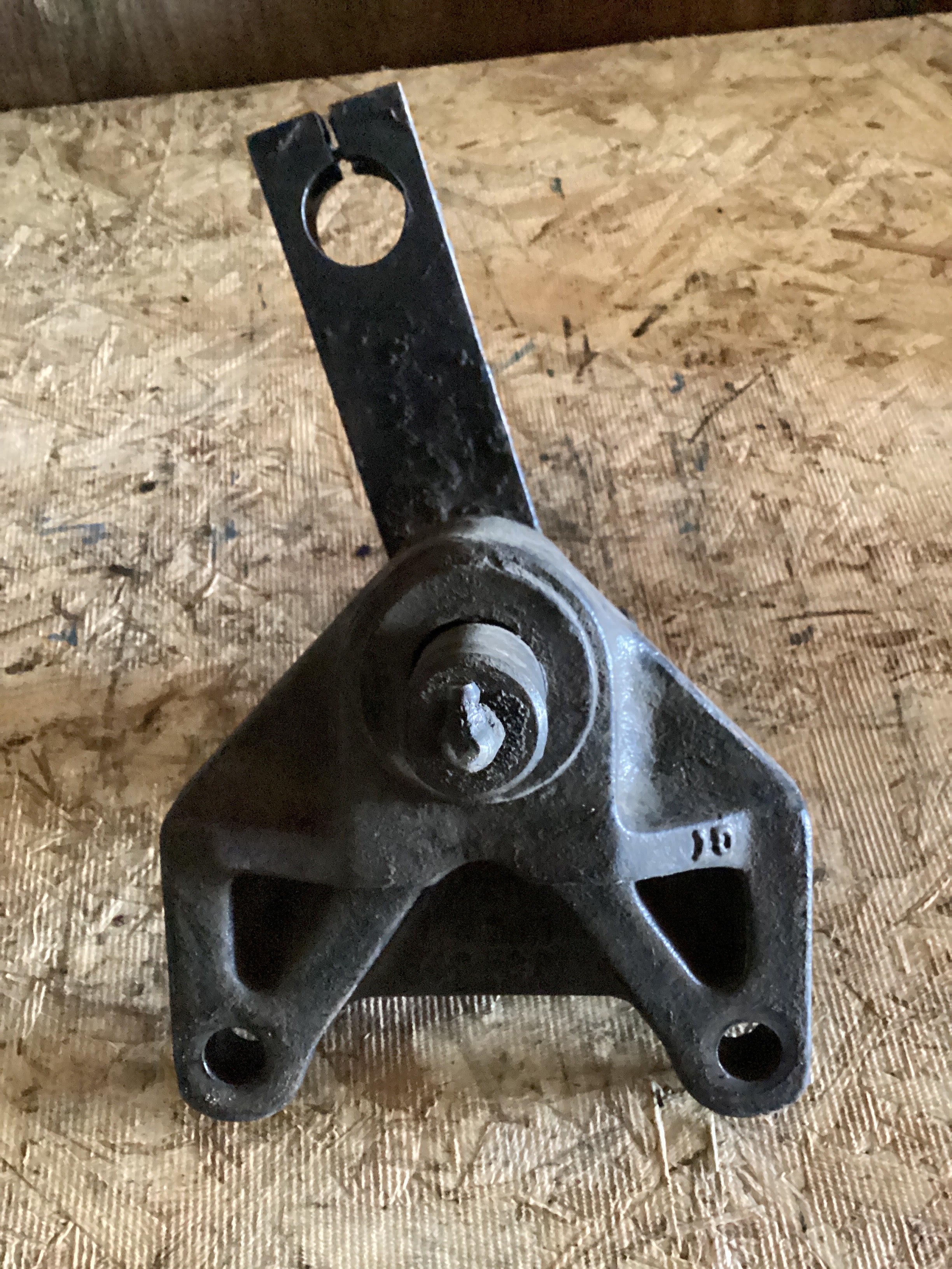 USED | STEER AXLE REAR SPRING HANGER WITH PIN BUSHING FREIGHTLINER | SKU791