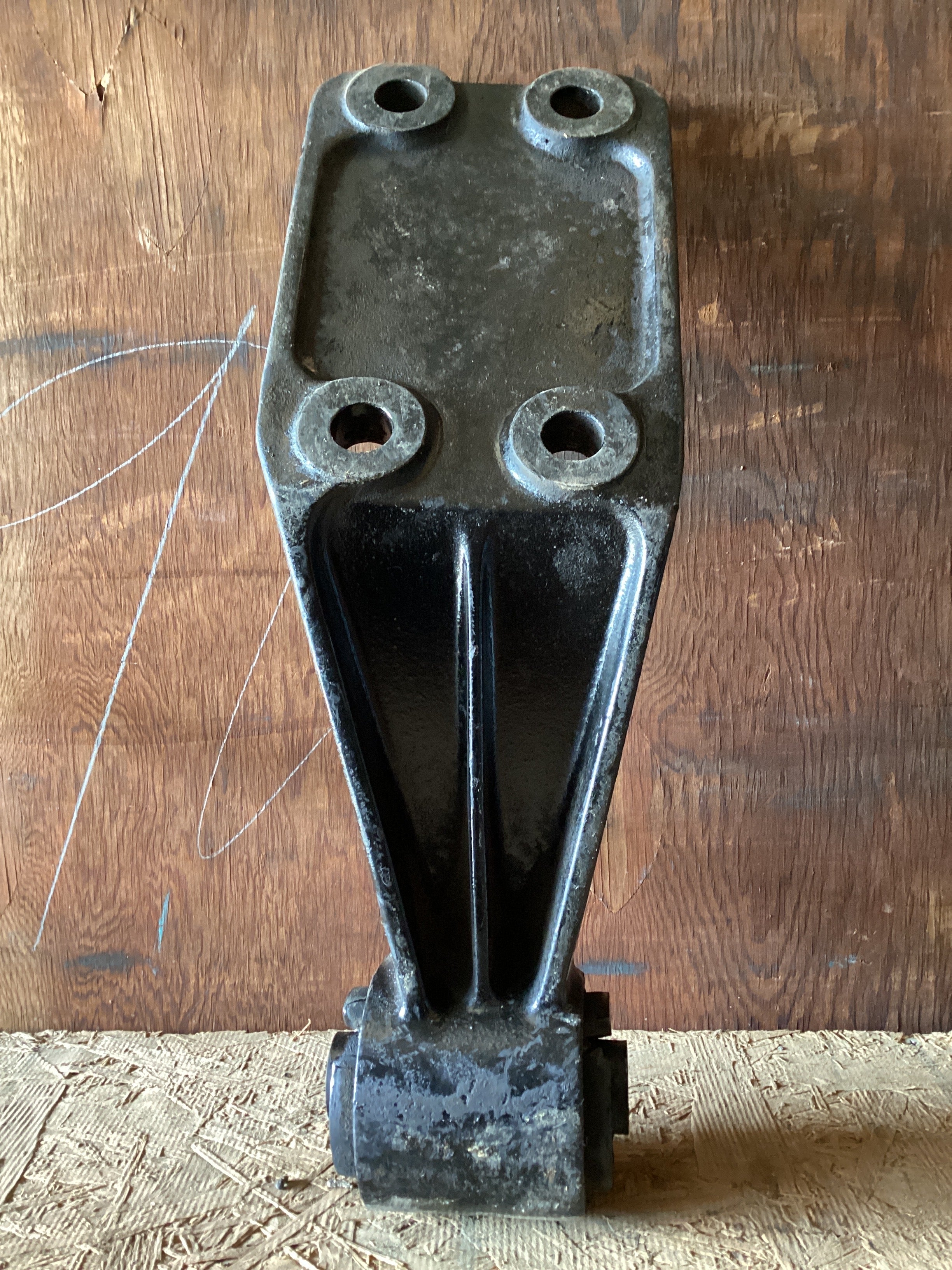 USED | CAB SUPPORT RGS VOLVO | SKU894