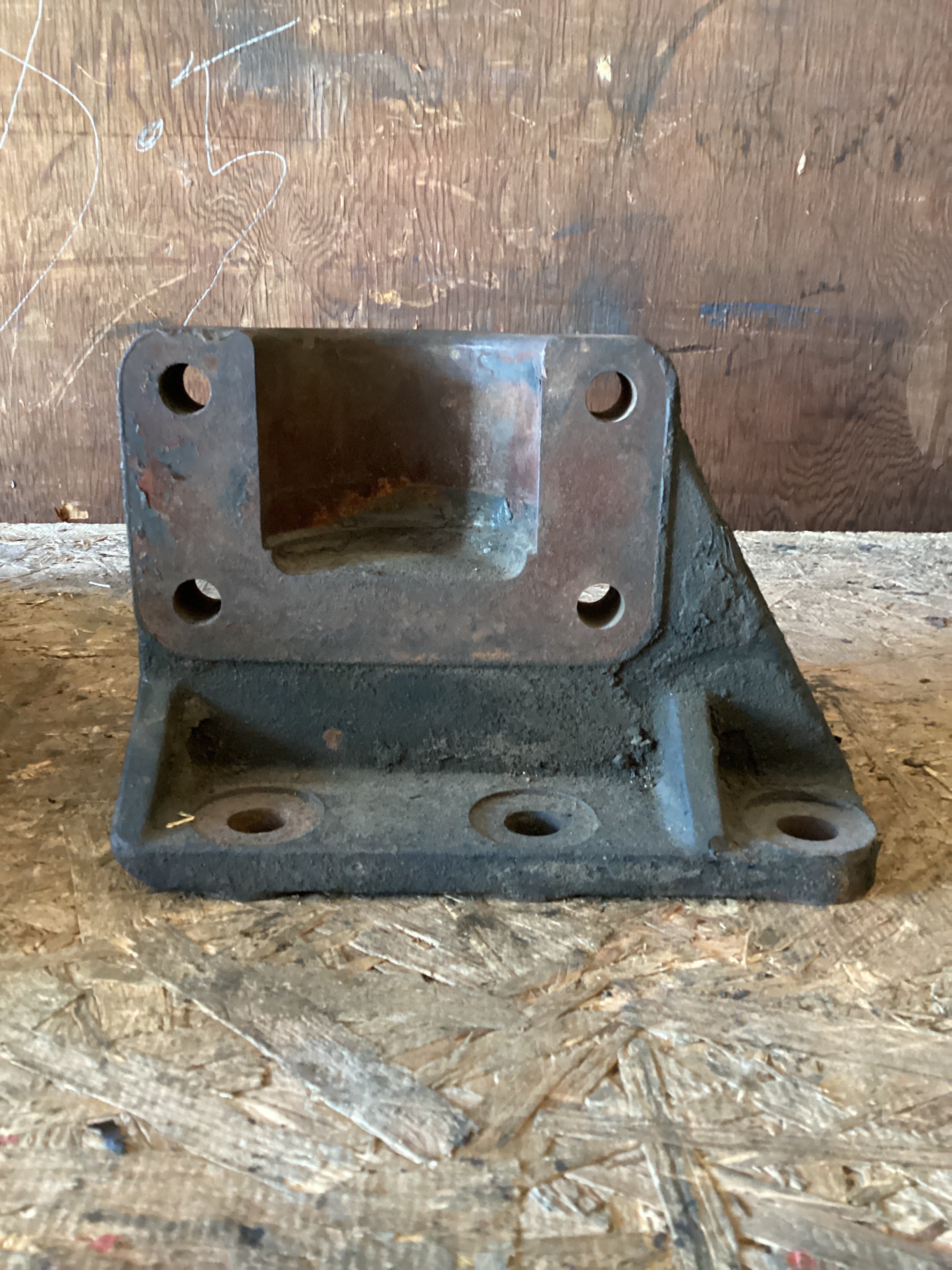 USED | ENGINE MOUNT LHS DETROIT | SKU1,101