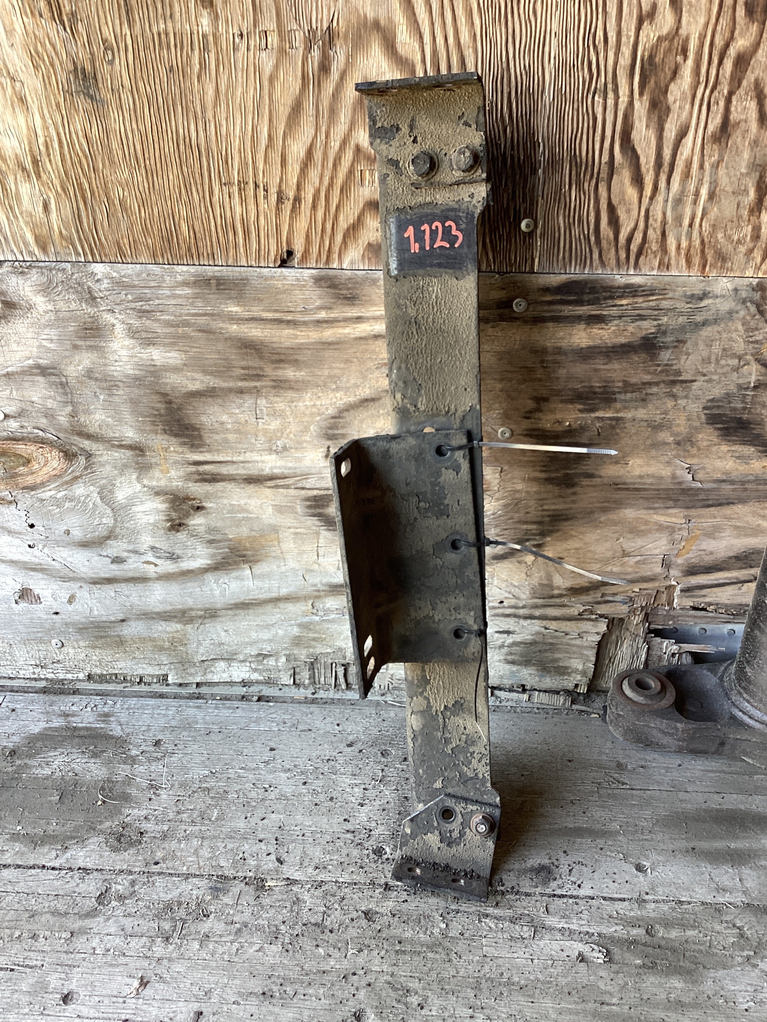 USED | CENTER BEARING BRIDGE BRACKET | SKU1,123