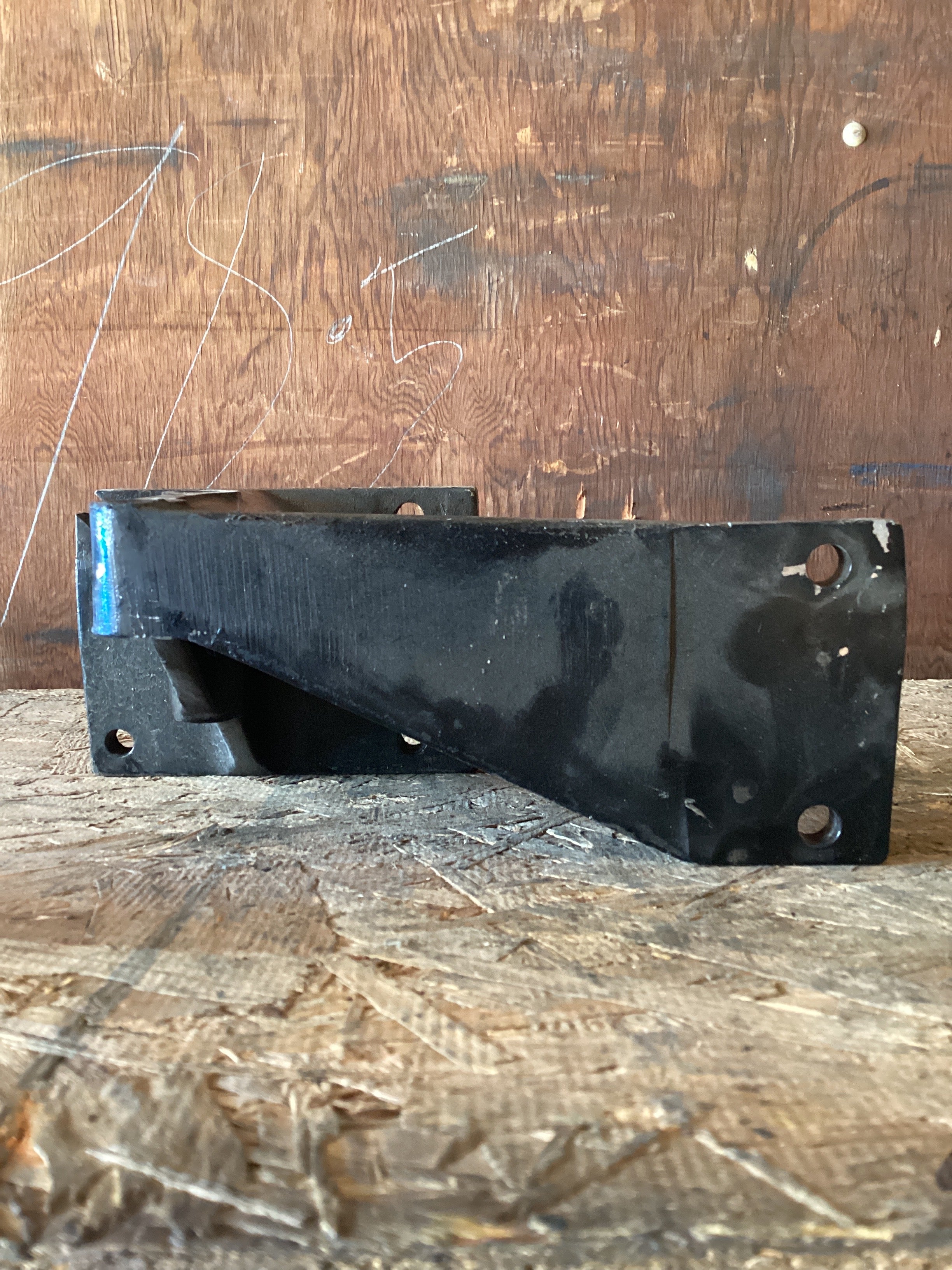 USED | ENGINE BRACKET DETROIT 14L | SKU990