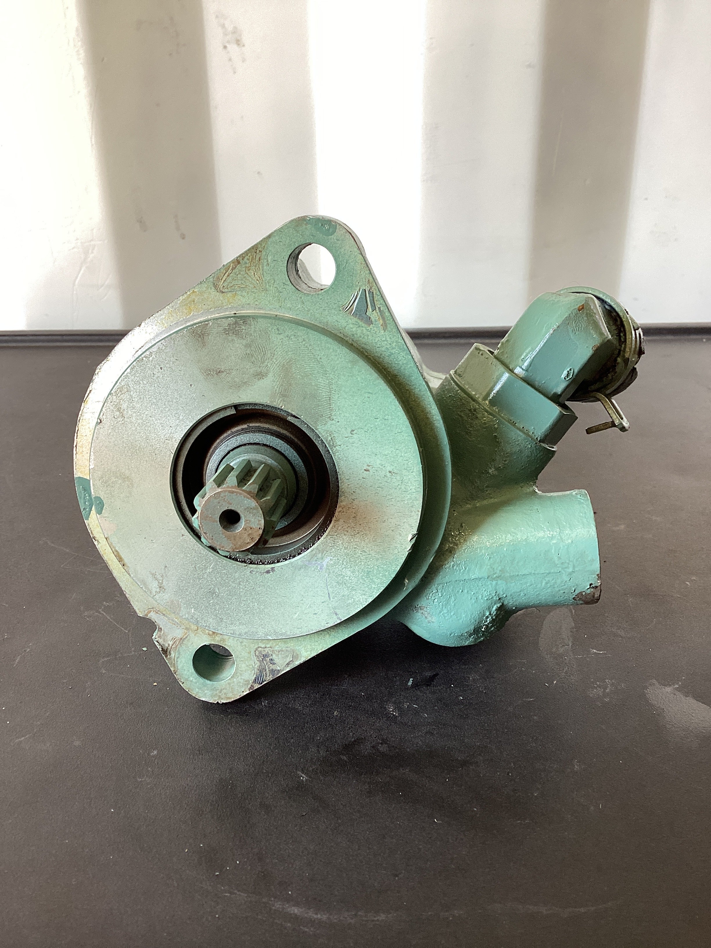 USED | POWER STEERING PUMP LHS | SKU494