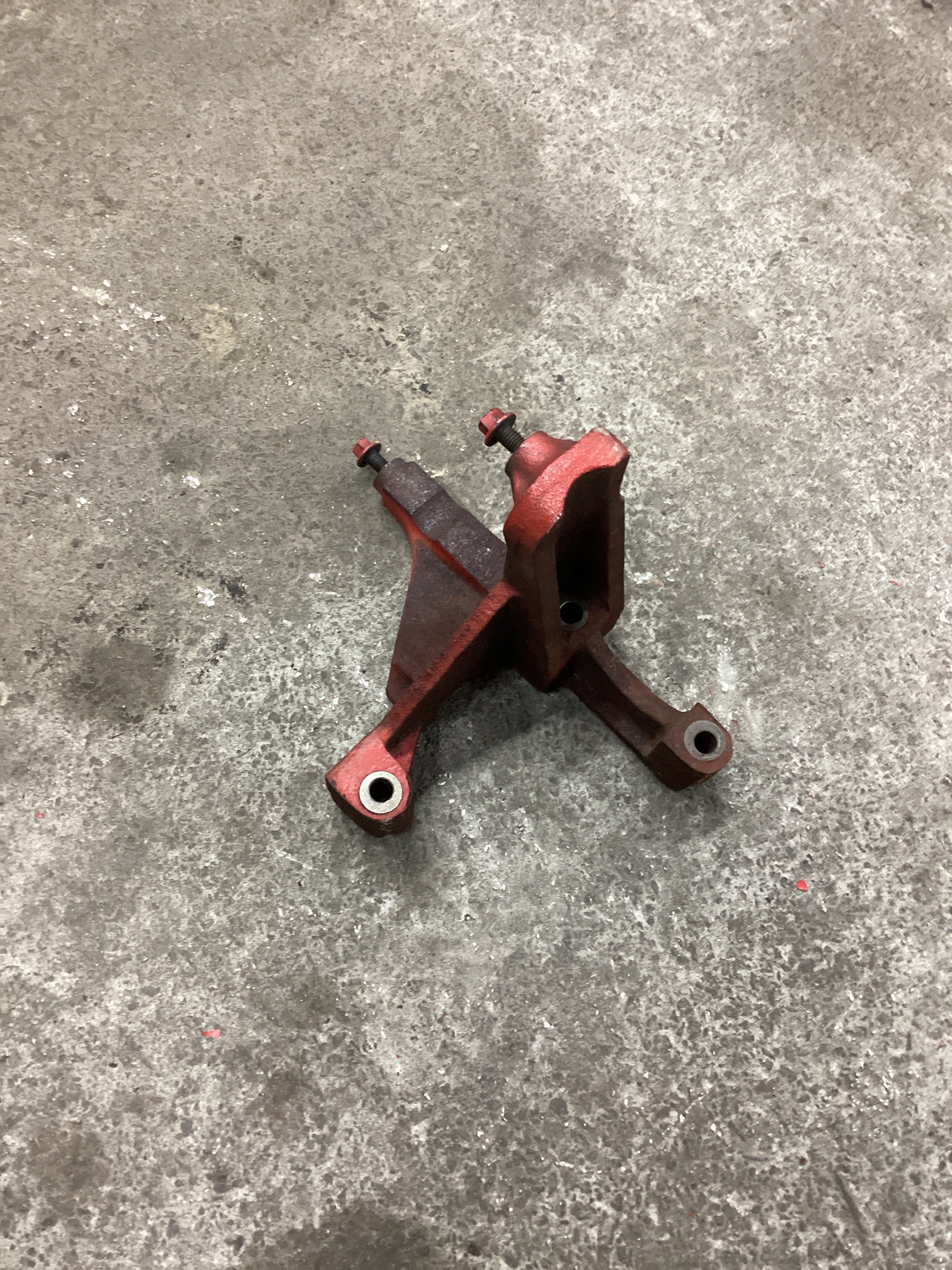 USED | EXHAUST GAS RECIRCULATION EGR SUPPORT BRACKET CUMMINS ISB 2012 | SKU1,148