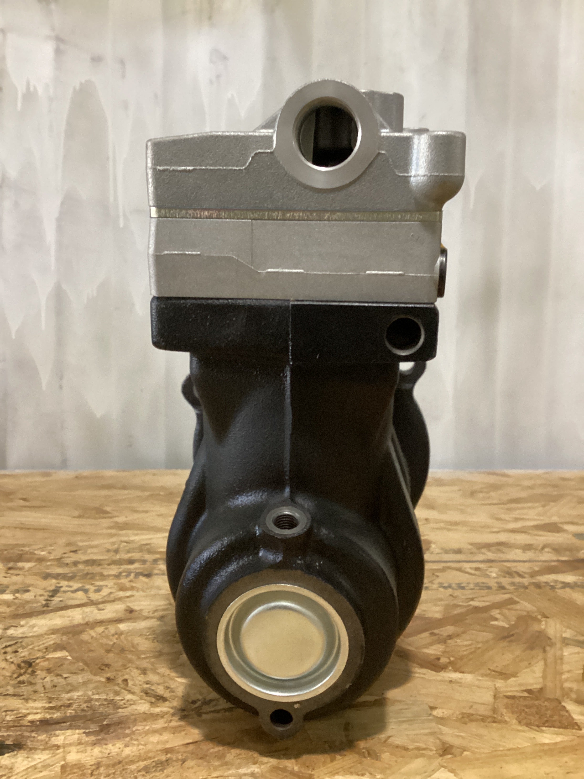 NEW | AIR COMPRESSOR TWIN CYLINDER MACK | SKU723