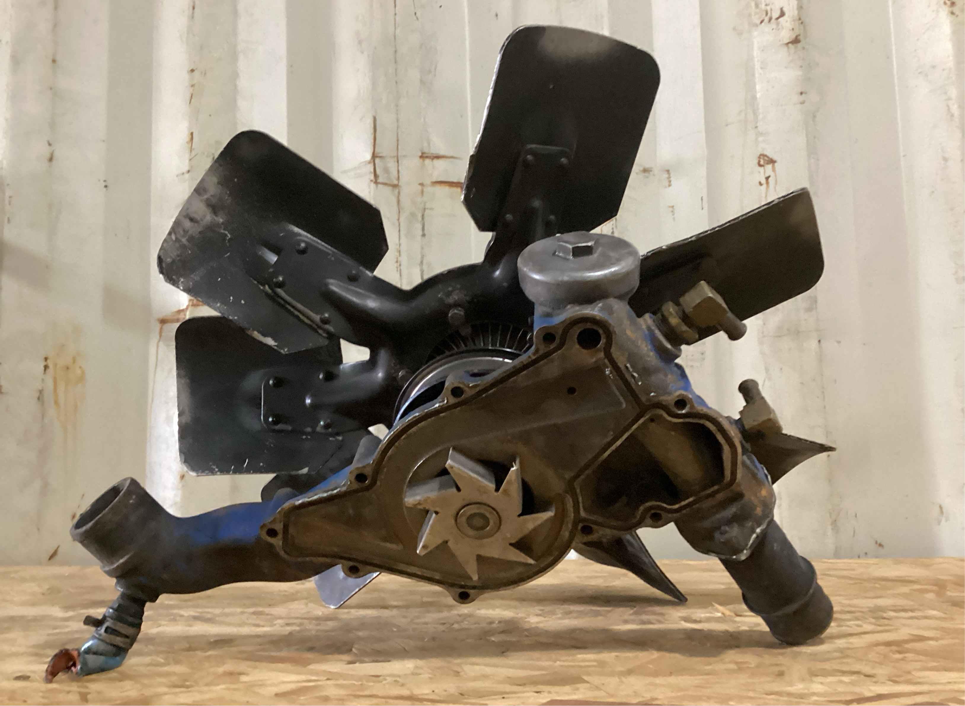 USED | FAN CLUTCH WITH FAN BLADE ASSY INTERNATIONAL 466 NAVISTAR | SKU677