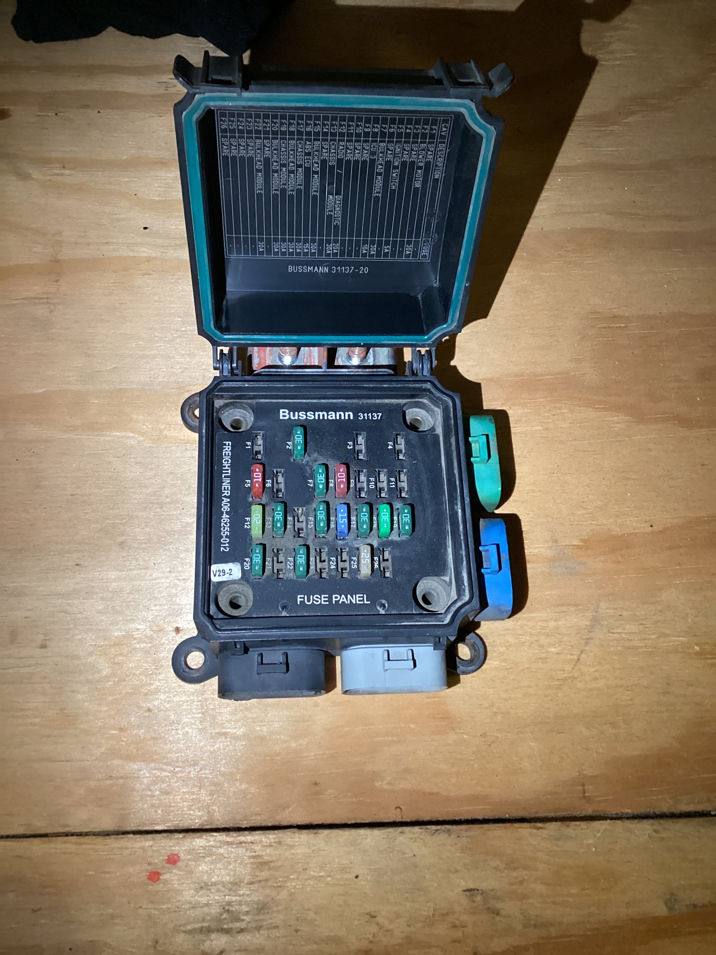 USED | FUSE BOX POWER DISTRIBUTION MODULE WITH BATTERY POST CONNECTION CABLES FREIGHTLINER M2 | SKU1,292