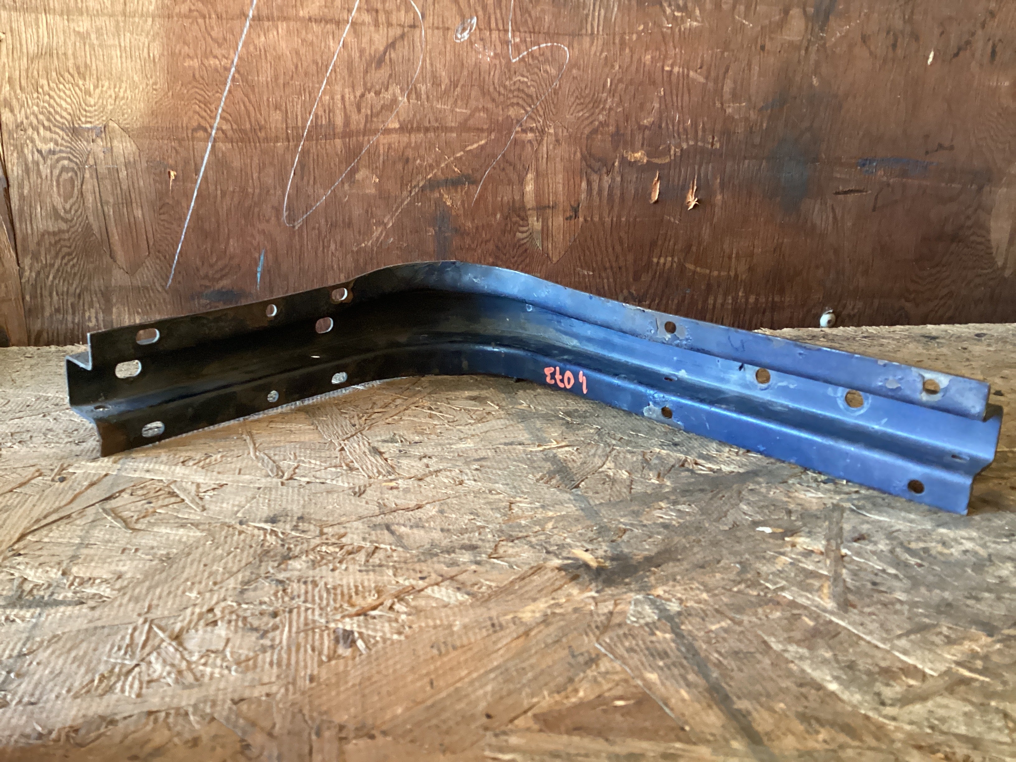 USED | AIR TANK ANGLE BRACKET | SKU1,073