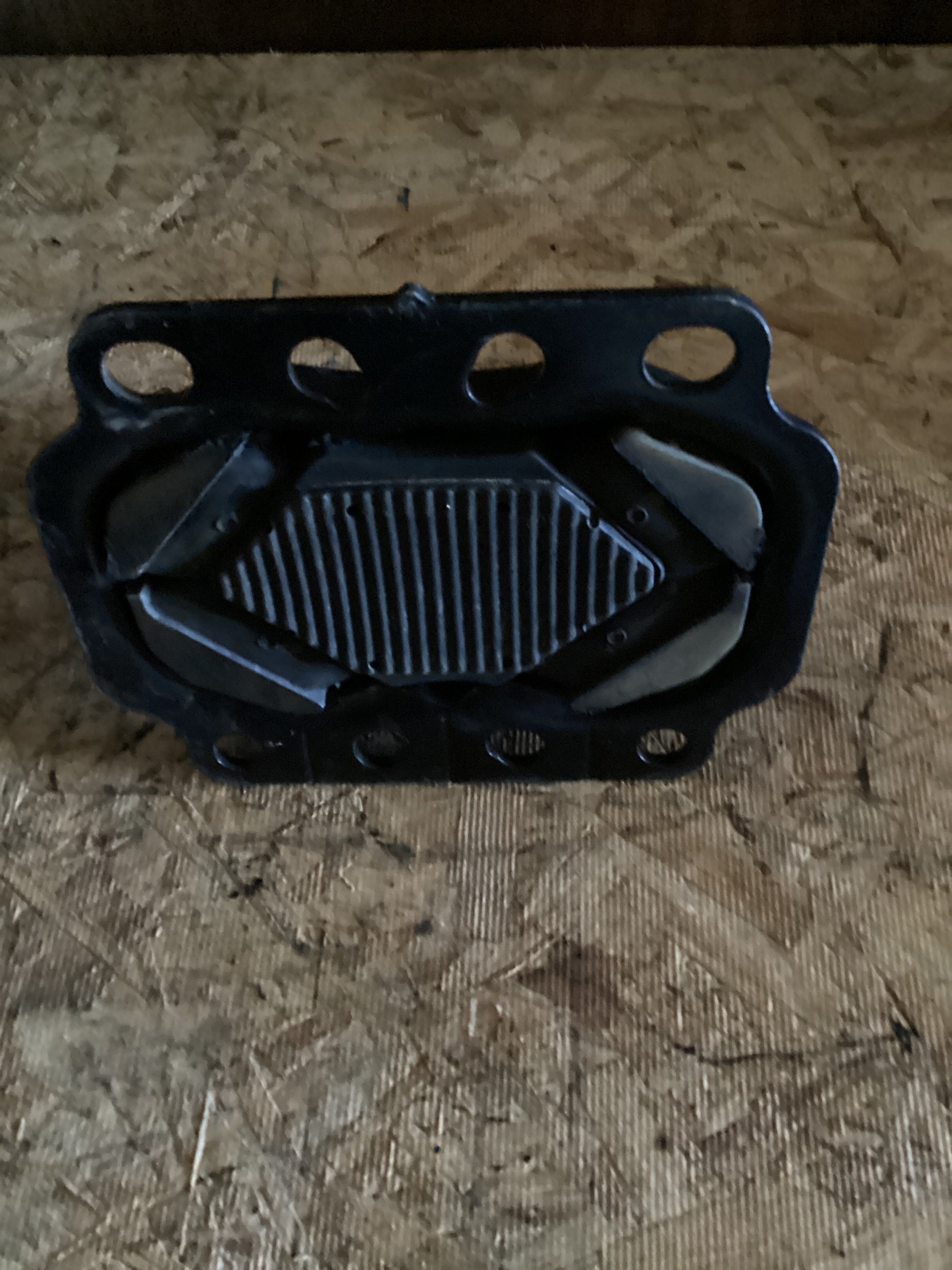 USED | REAR ENGINE MOTOR MOUNT ISX CUMMINS | SKU786