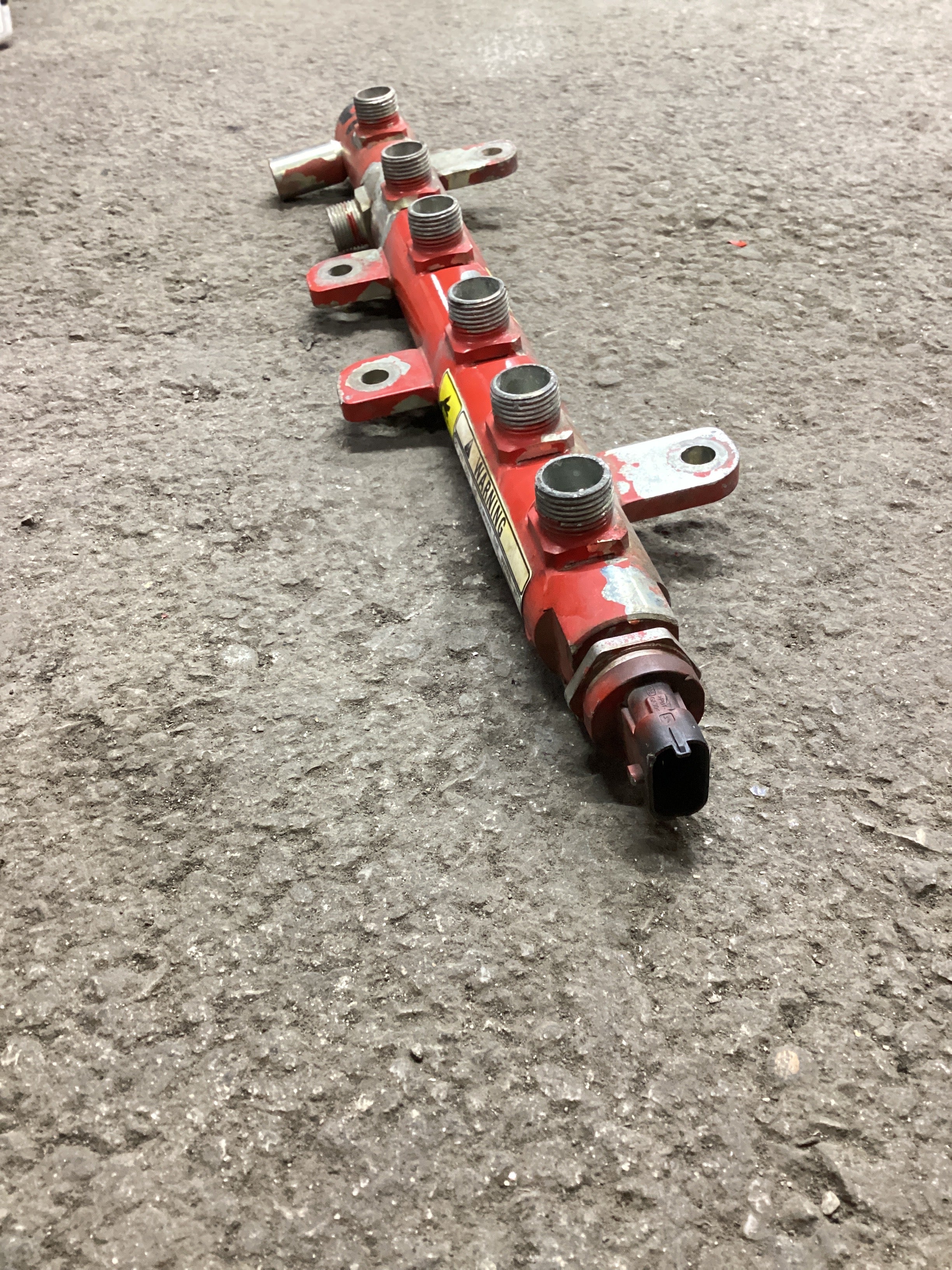 USED | ENGINE FUEL RAIL ACCUMULATOR PIPE WITH SENSOR CUMMINS ISB 2012 | SKU1,164