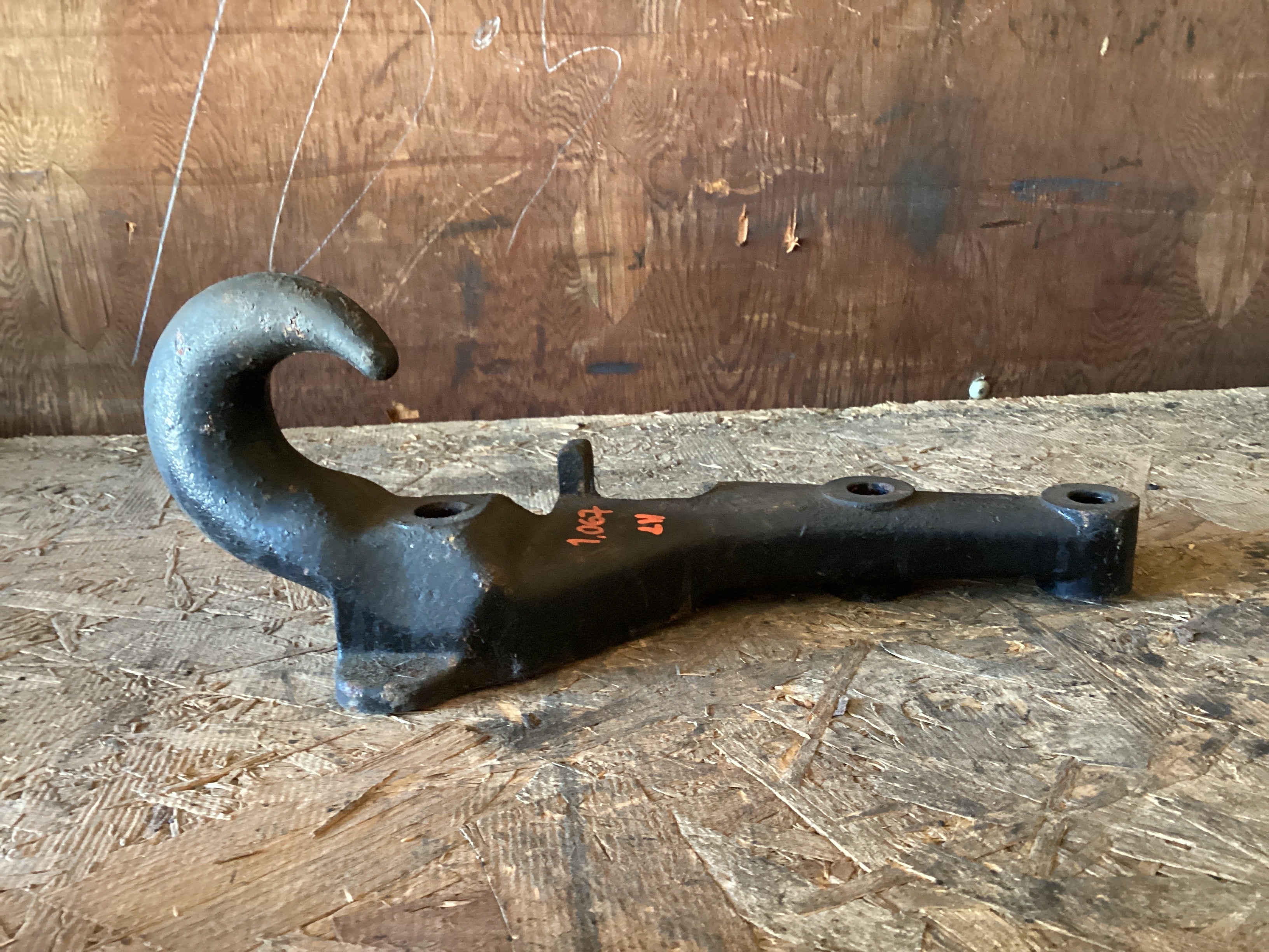 USED | FRONT TOW HOOK BRACKET FREIGHTLINER | SKU1,067