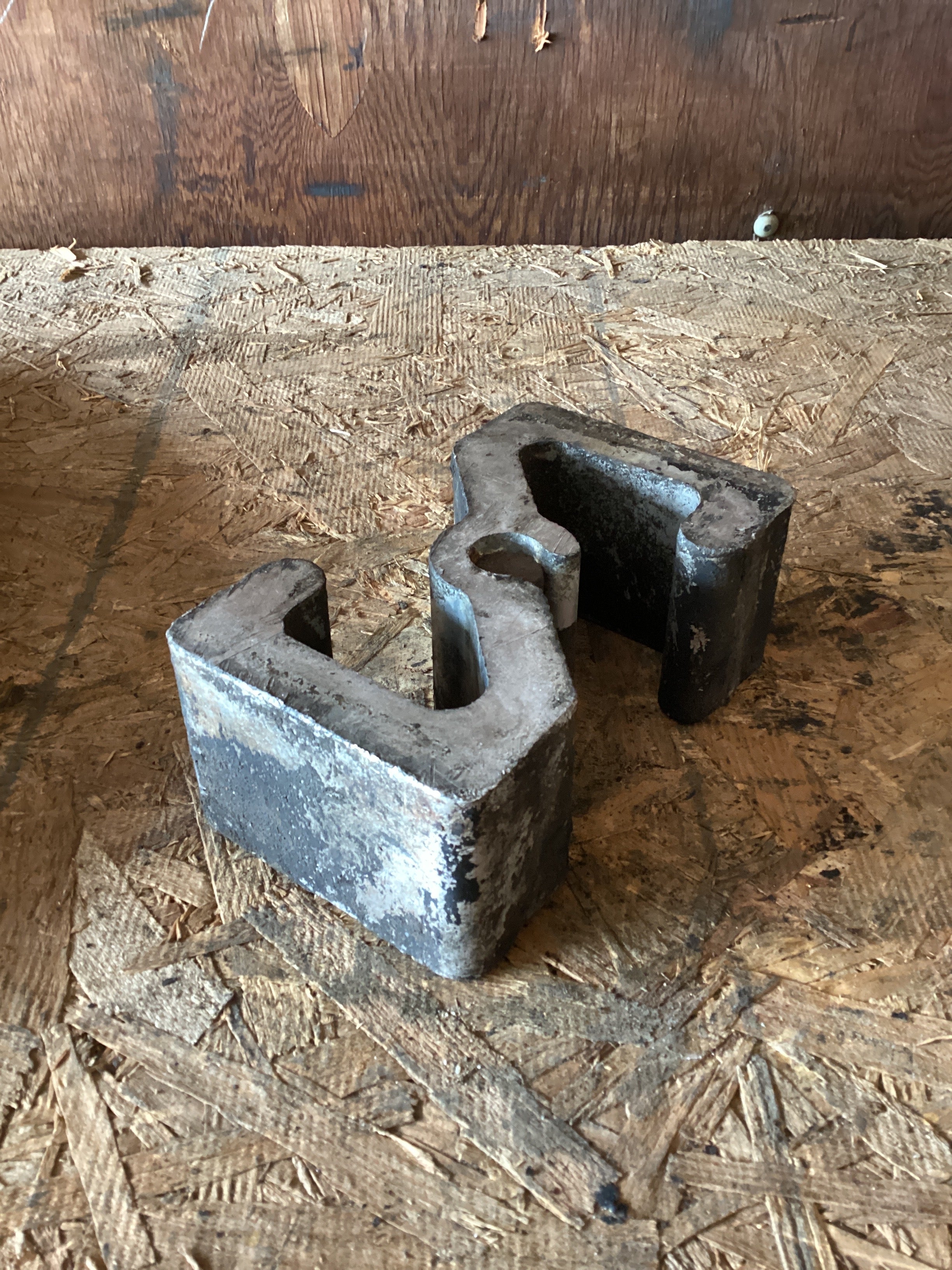 USED | FRONT LEAF SPRING SPACER | SKU928