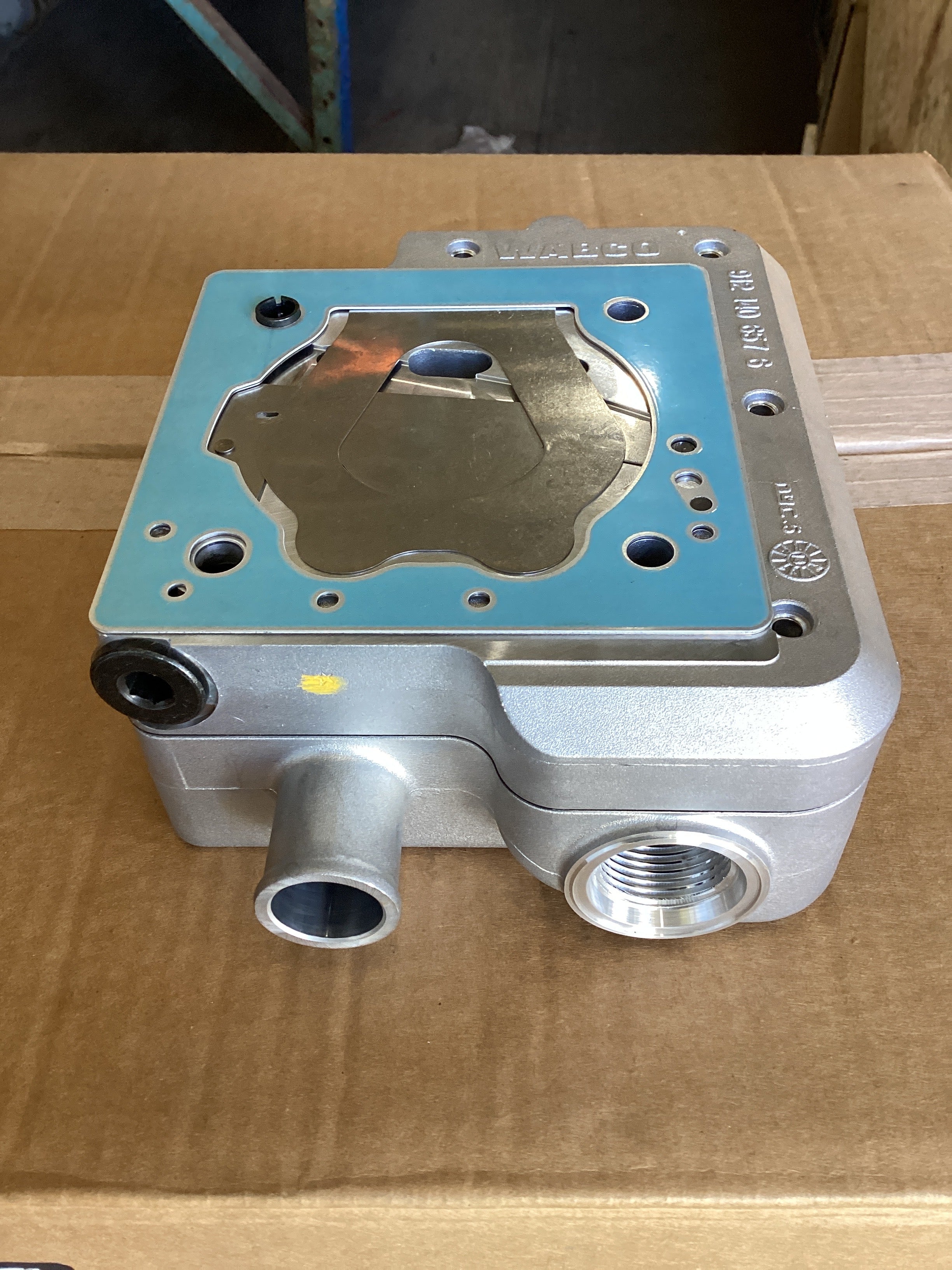 NEW | CUMMINS AIR COMPRESSOR CYLINDER HEAD KIT | SKU266