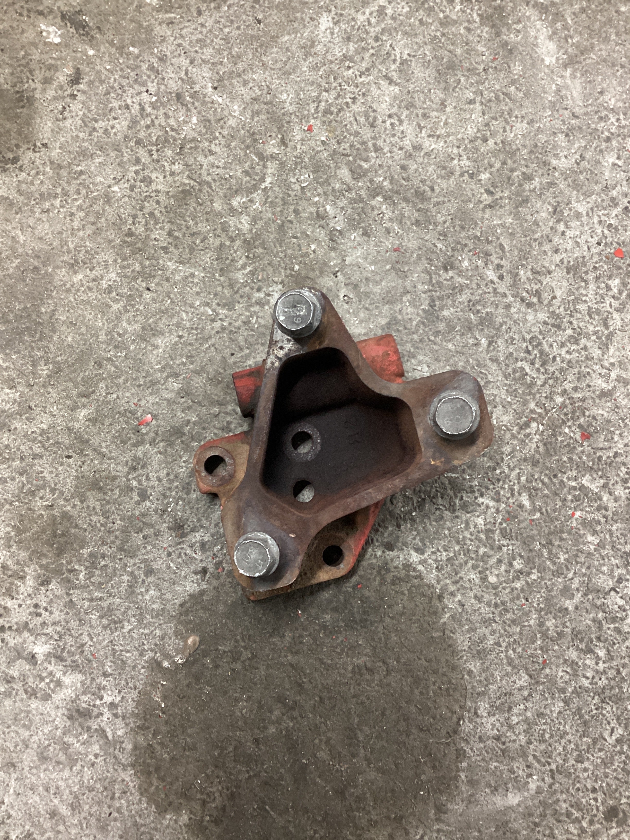 USED | ENGINE A/C COMPRESSOR BRACKET CUMMINS ISB 2012 | SKU1,153