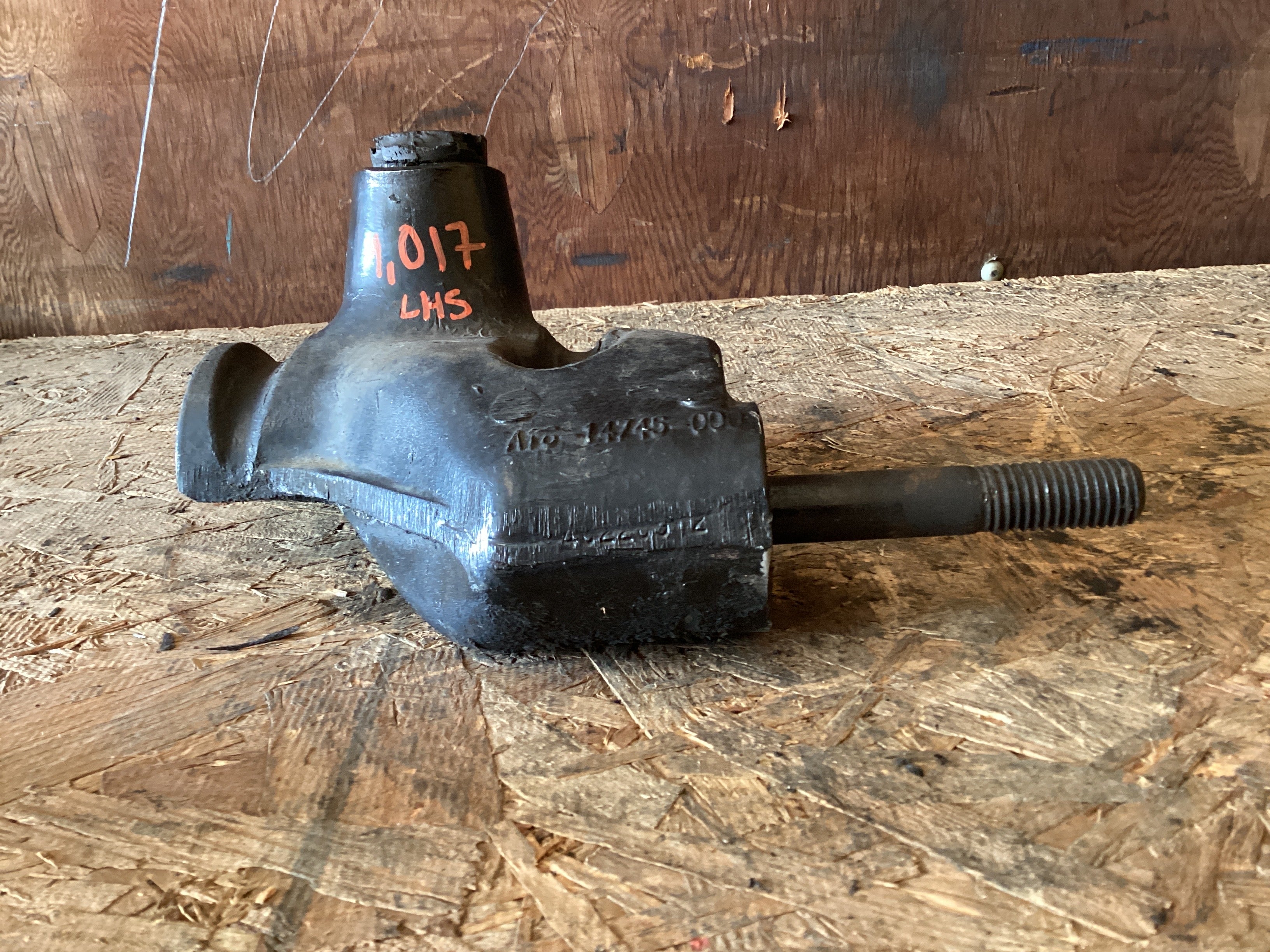 USED | FRONT SUSPENSION LEAF SPRING BUMP STOP WITH LOWER SHOCK MOUNT LHS FREIGHTLINER | SKU1,017