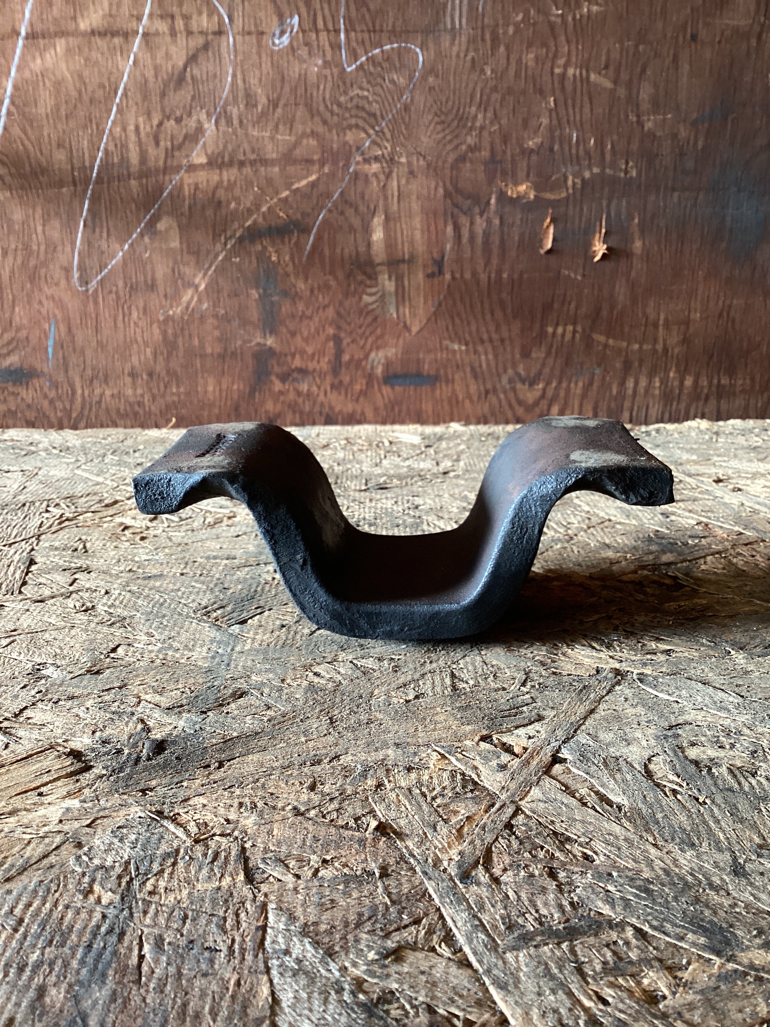 USED | SEAT BRACKET INTERNATIONAL | SKU1,028