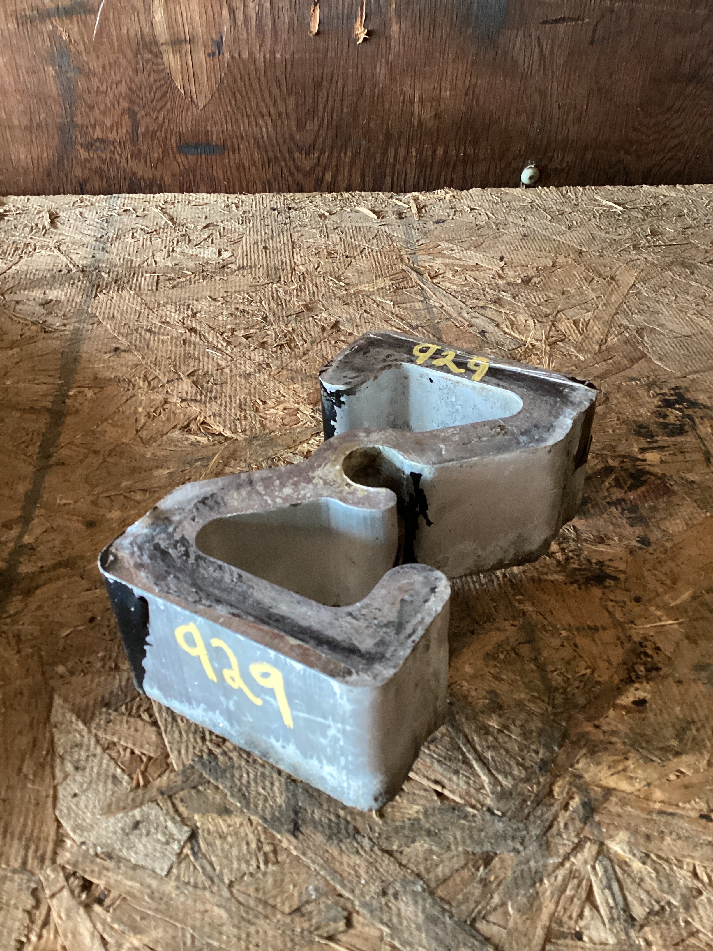 USED | FRONT LEAF SPRING SPACER | SKU929