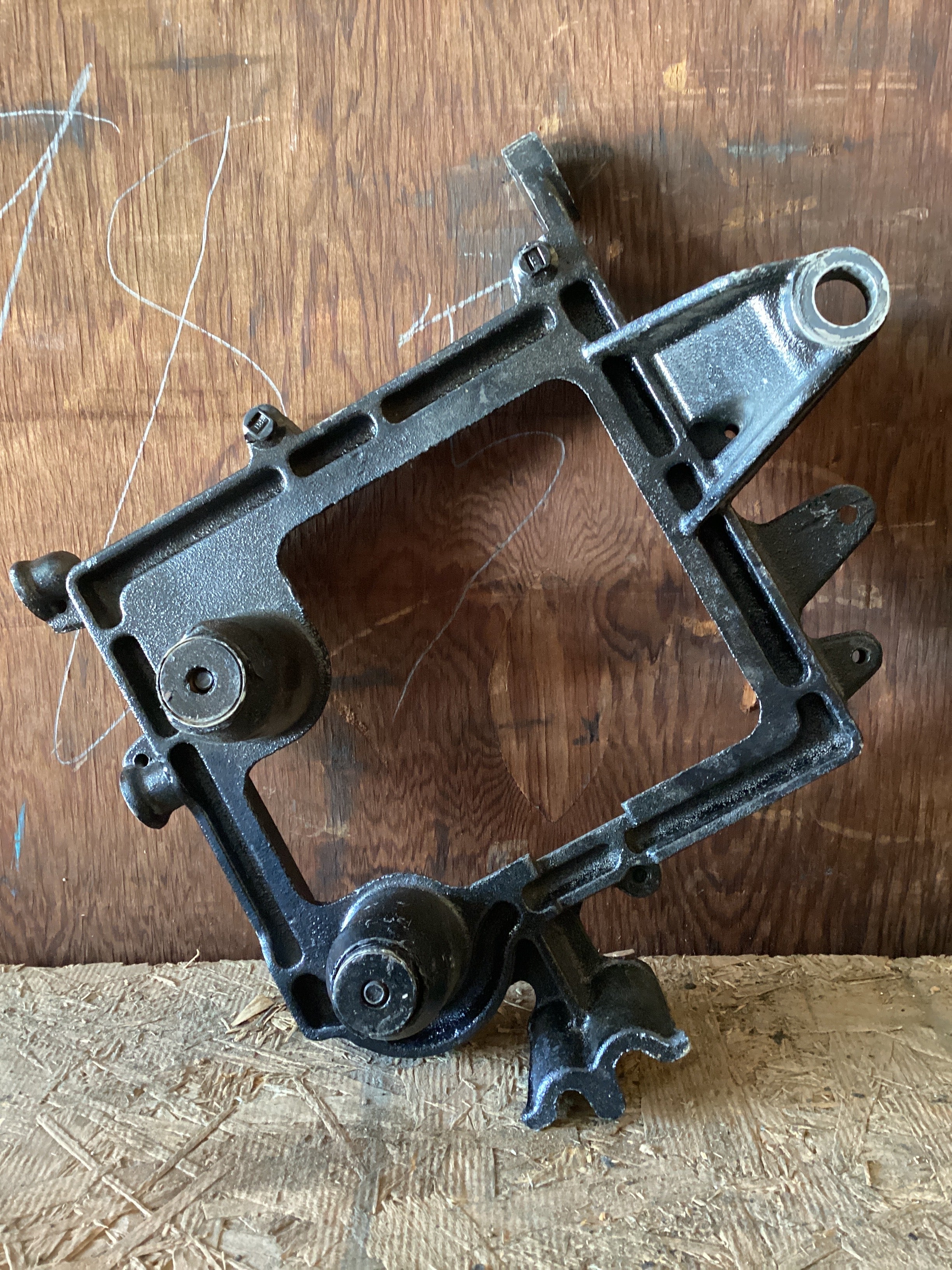 USED | ECM MOUNTING BRACKET MAXXFORCE | SKU985