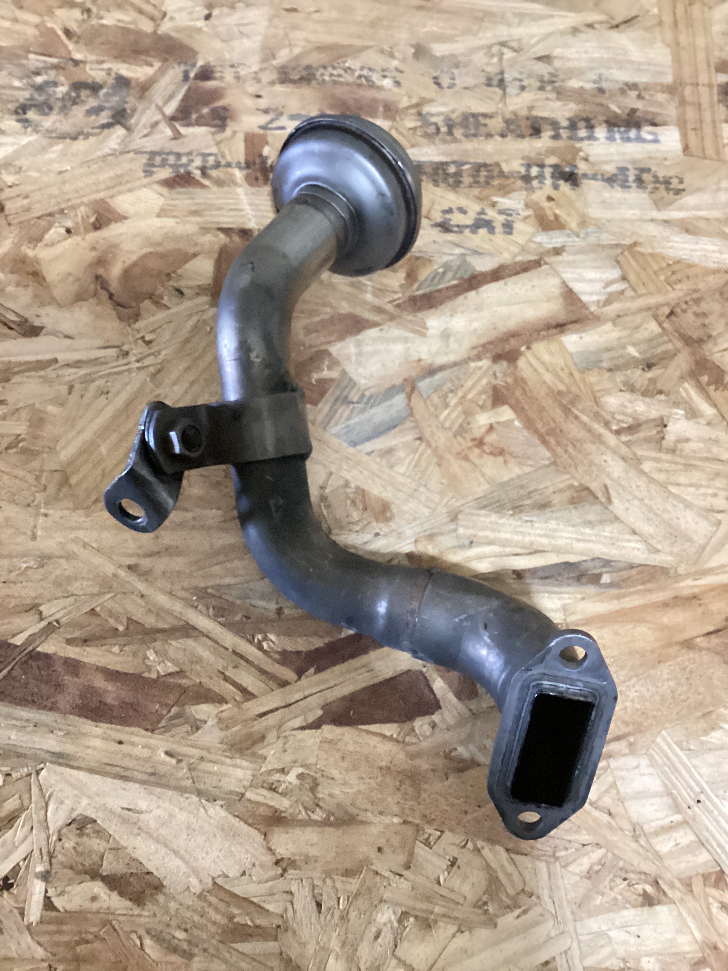 USED | ENGINE OIL PICKUP TUBE INTERNATIONAL NAVISTAR | SKU683