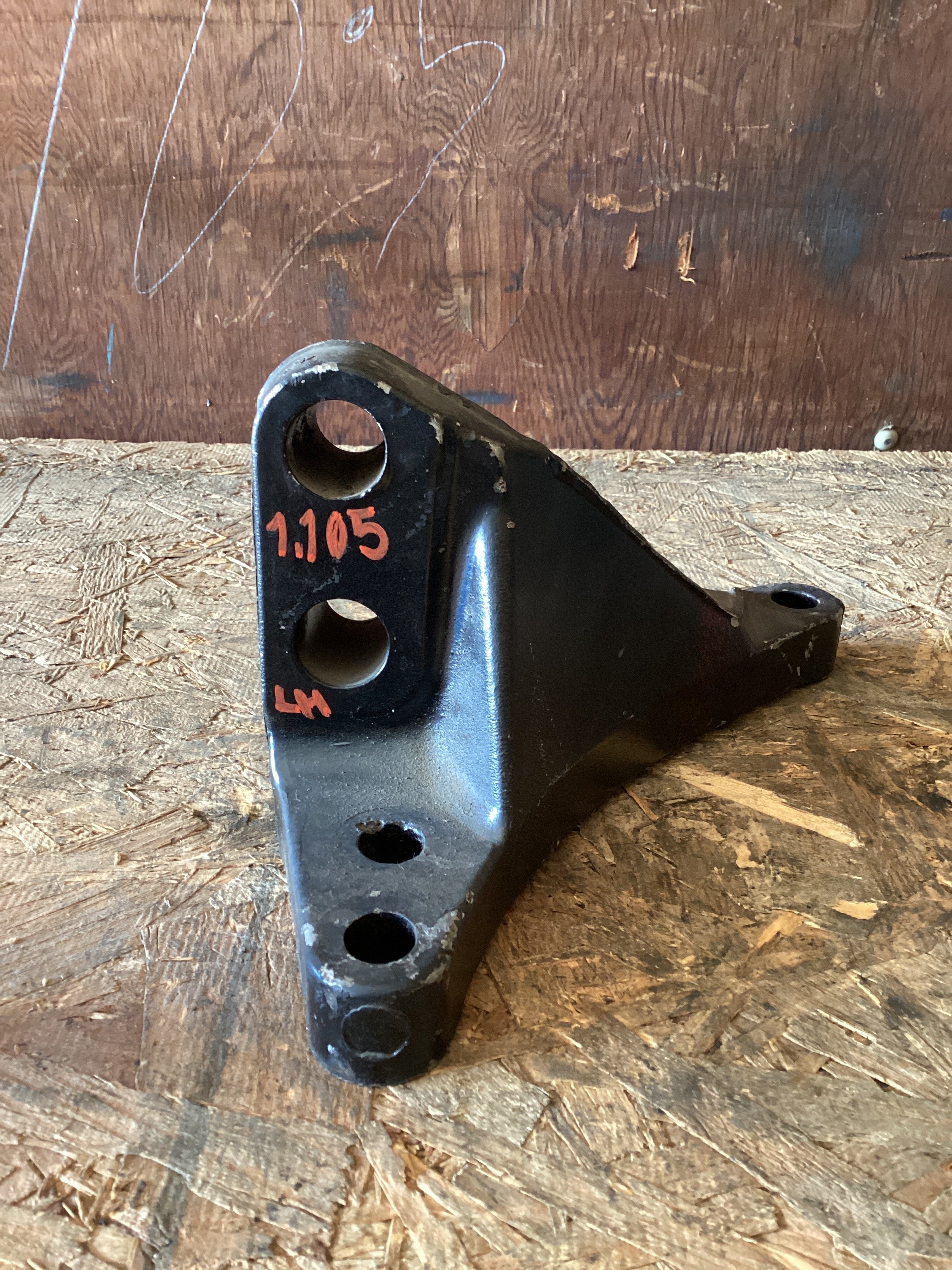 USED | ENGINE MOUNT LHS VOLVO | SKU1,105