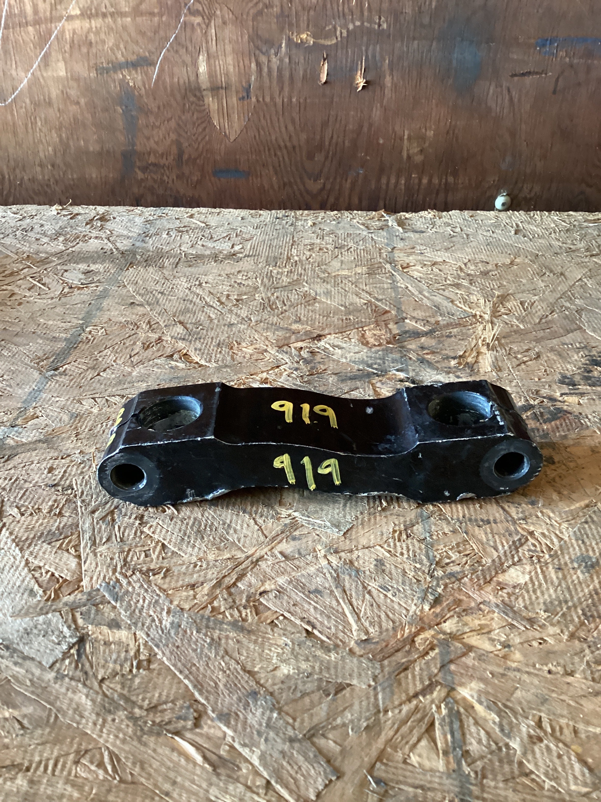 USED | LEAF SPRING SHACKLE | SKU919