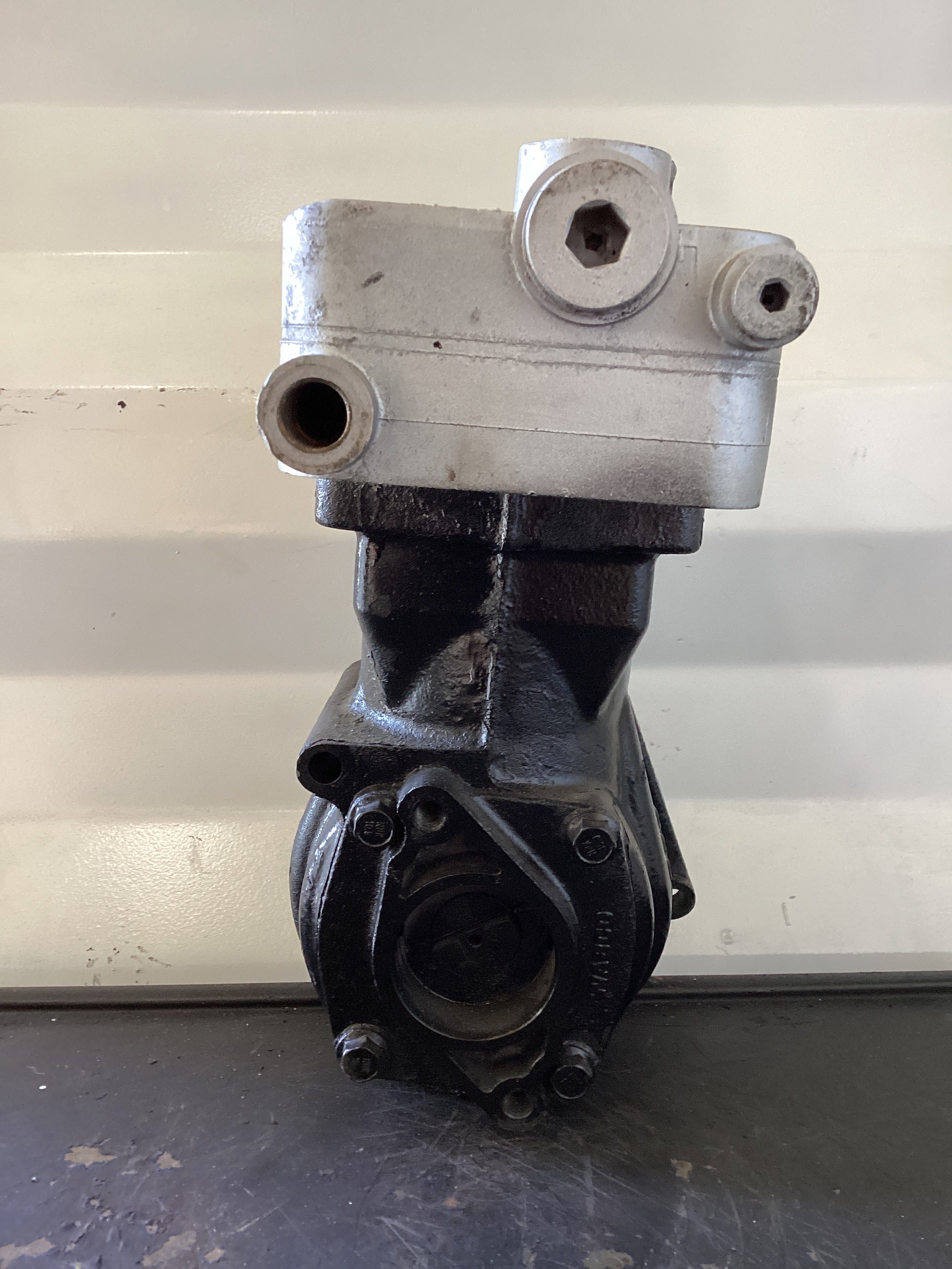 USED | AIR COMPRESSOR MERCEDEZ BENZ MBE4000 | SKU482