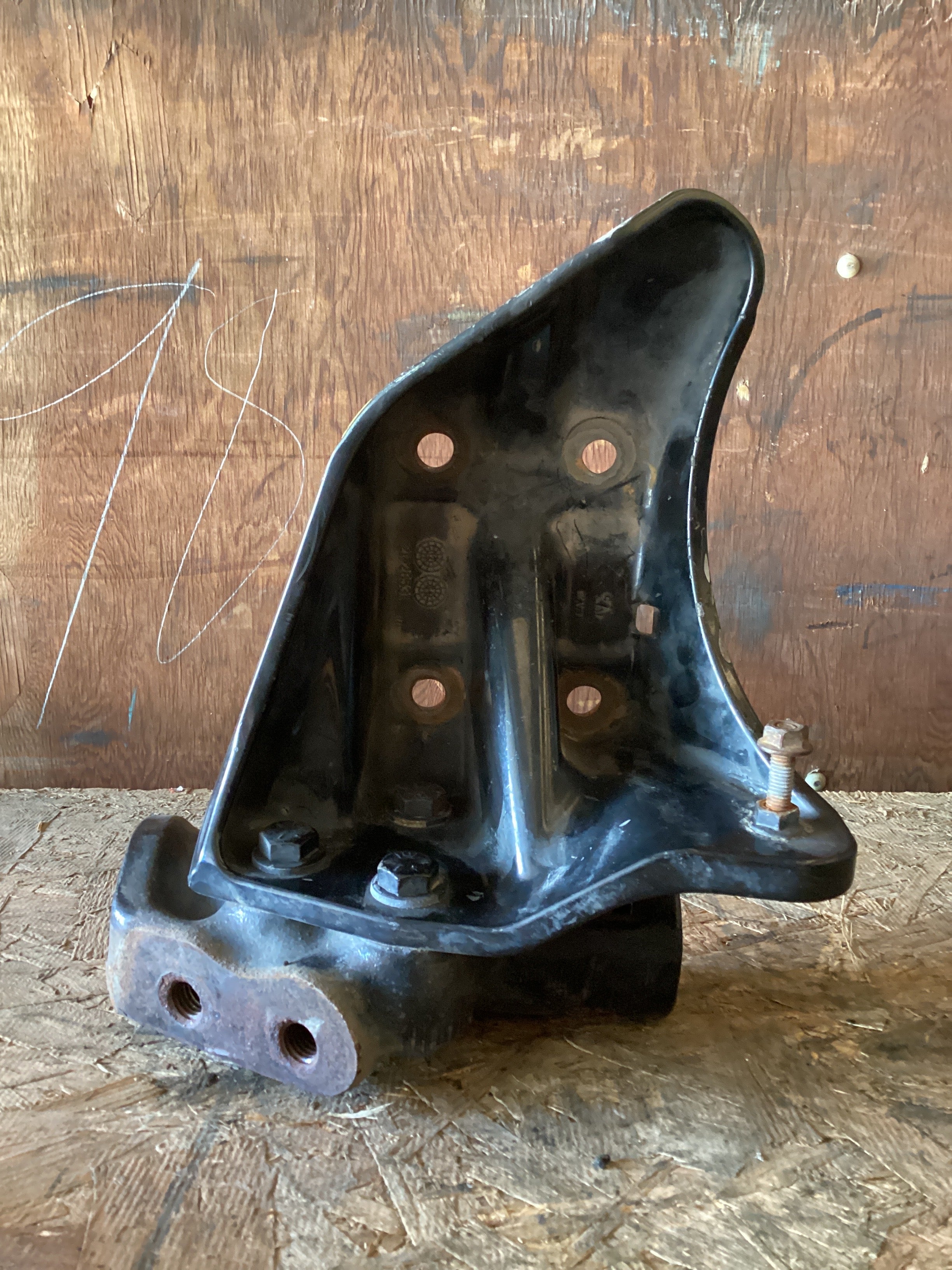 USED | TOW HOOK BRACKET RHS ASSY CASCADIA | SKU975