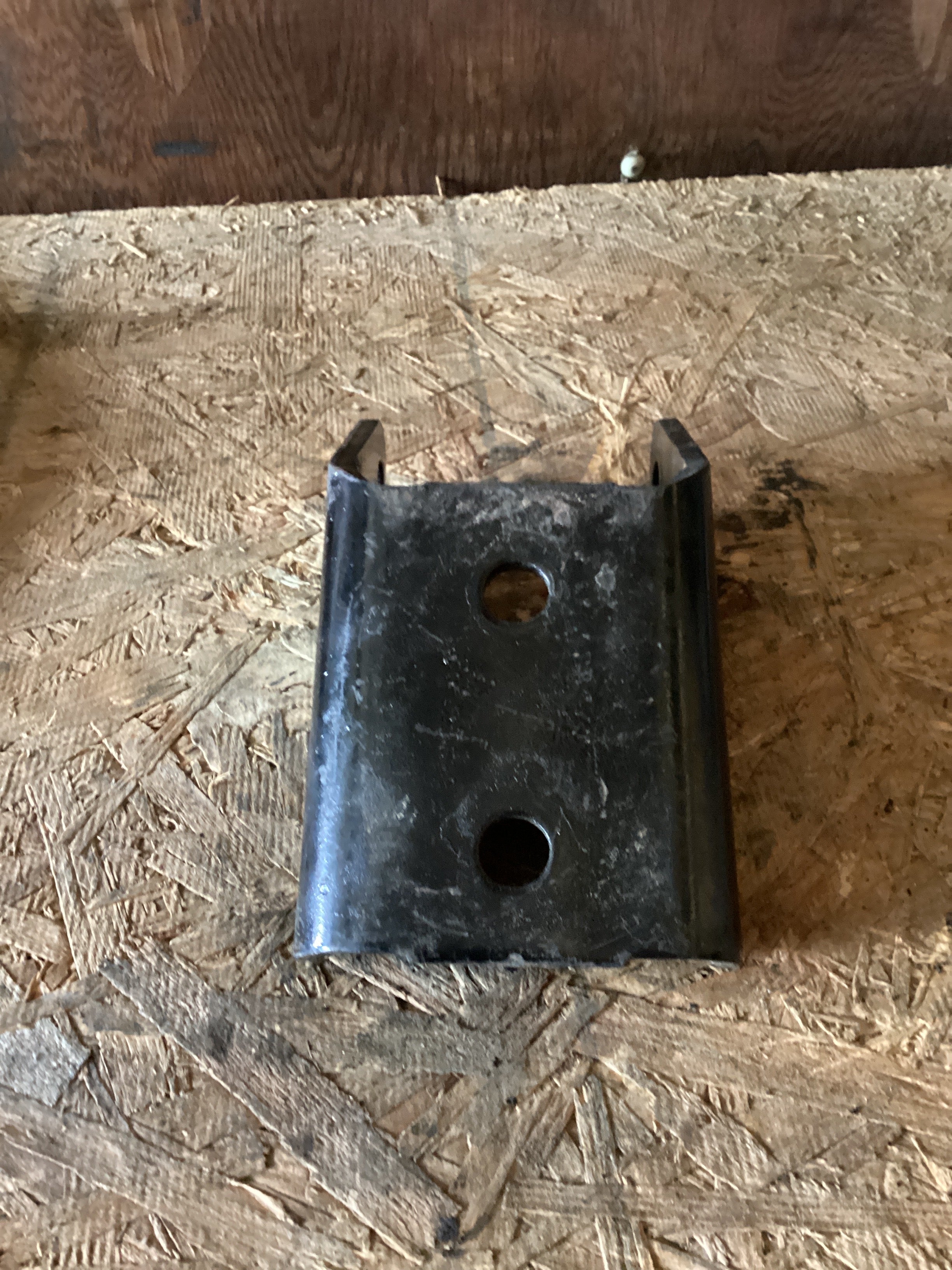USED | REAR SHOCK UPPER BRACKET | SKU946