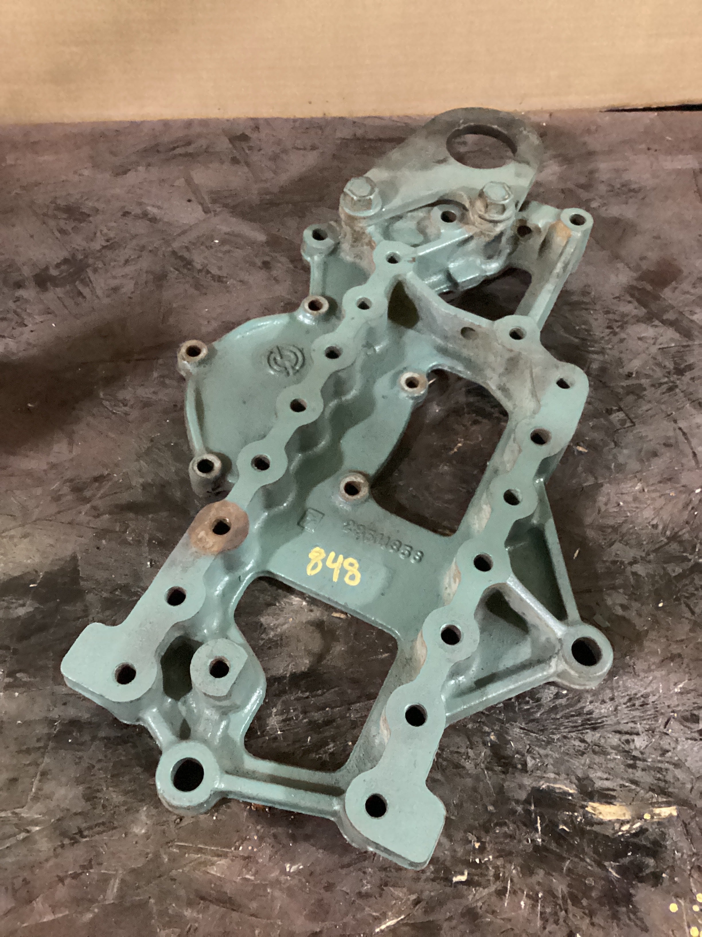 USED | ENGINE FAN BRACKET DETROIT 12.7 | SKU848