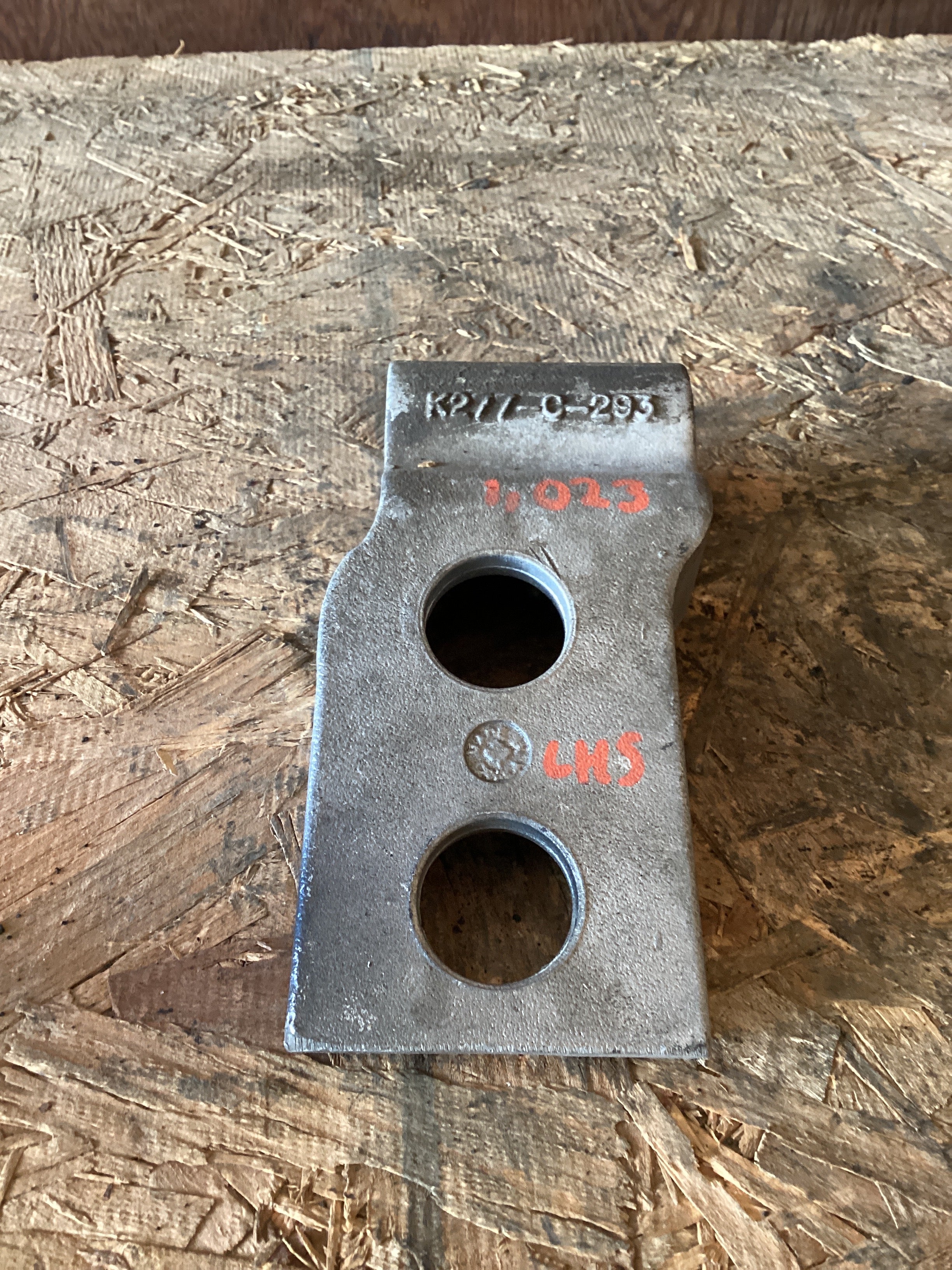 USED | HOOD HINGE BRACKET LHS KENWORTH | SKU1,023