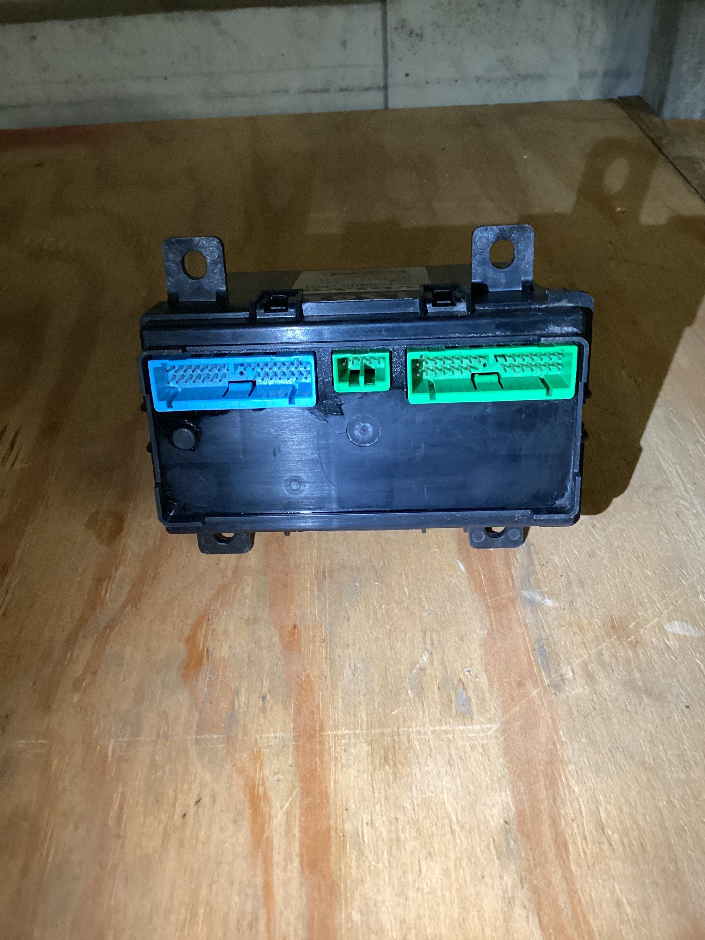 USED | CAB CONTROL MODULE VECU VOLVO VNL| SKU1,302