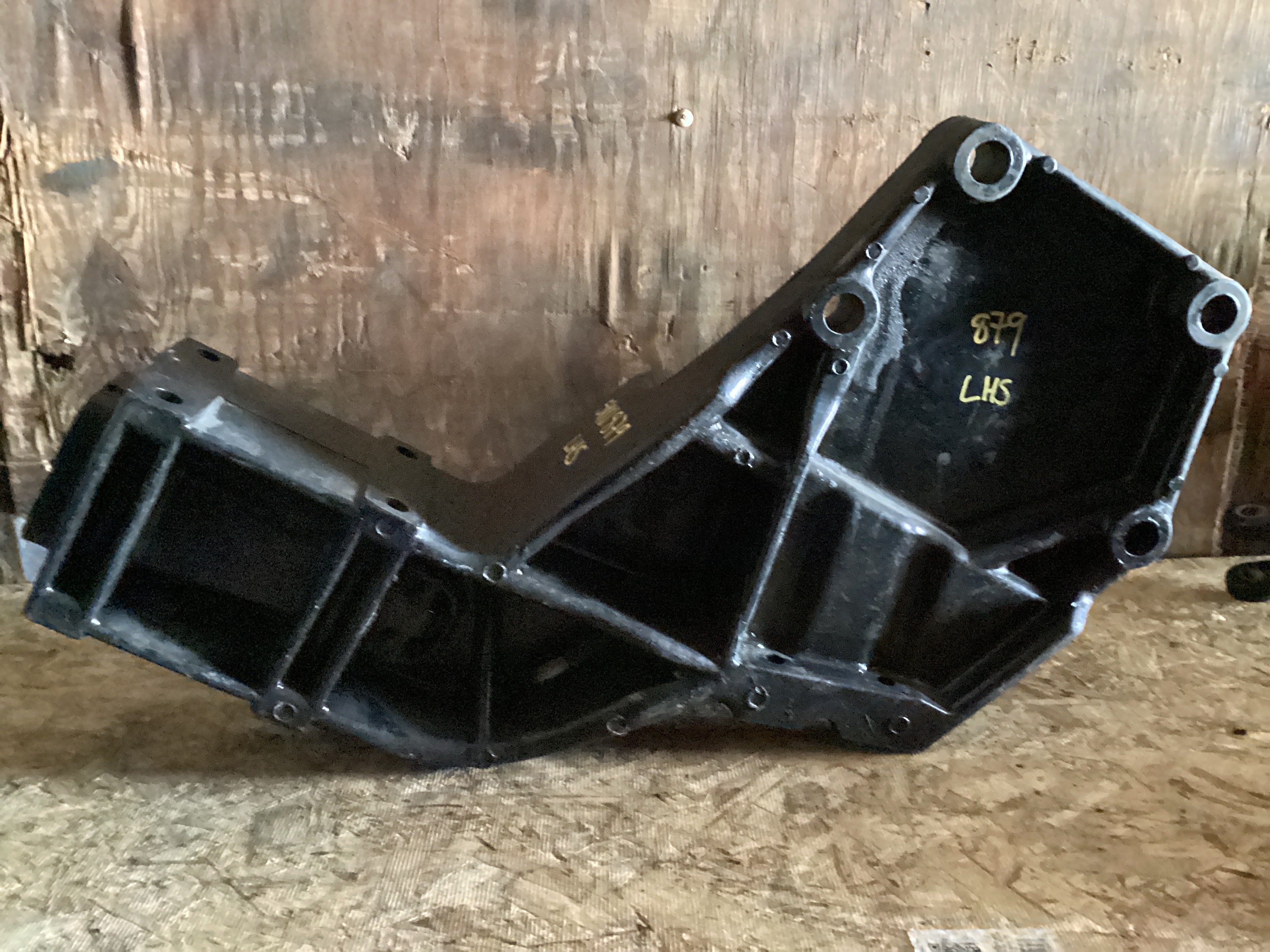 USED | FRONT SPRING DRIVE FRAME MOUNT LHS KENWORTH | SKU879