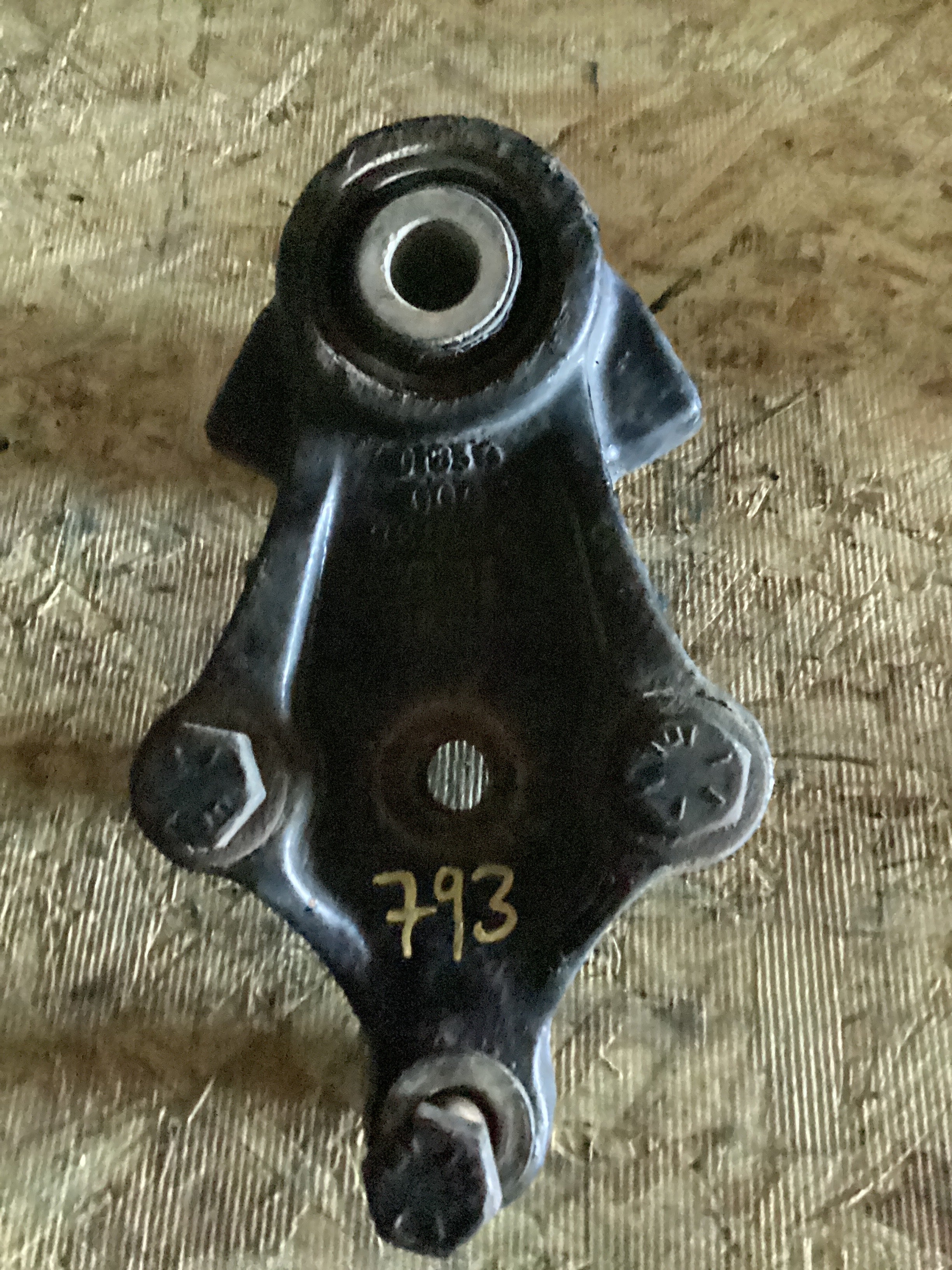 USED | SPRING HANGER CASCADIA | SKU793