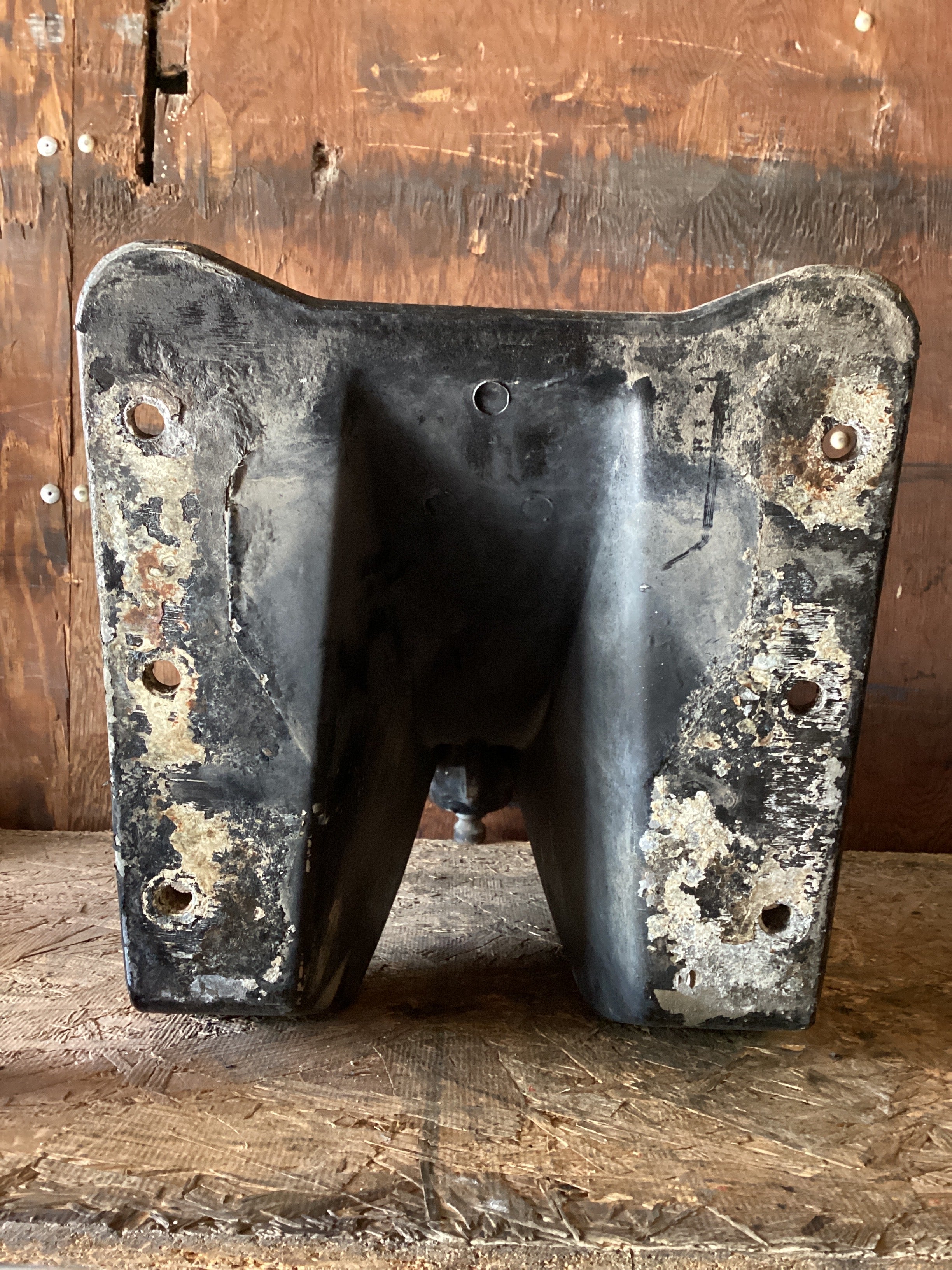 USED | LEAF SPRING HANGER BRACKET KENWORTH | SKU1,112