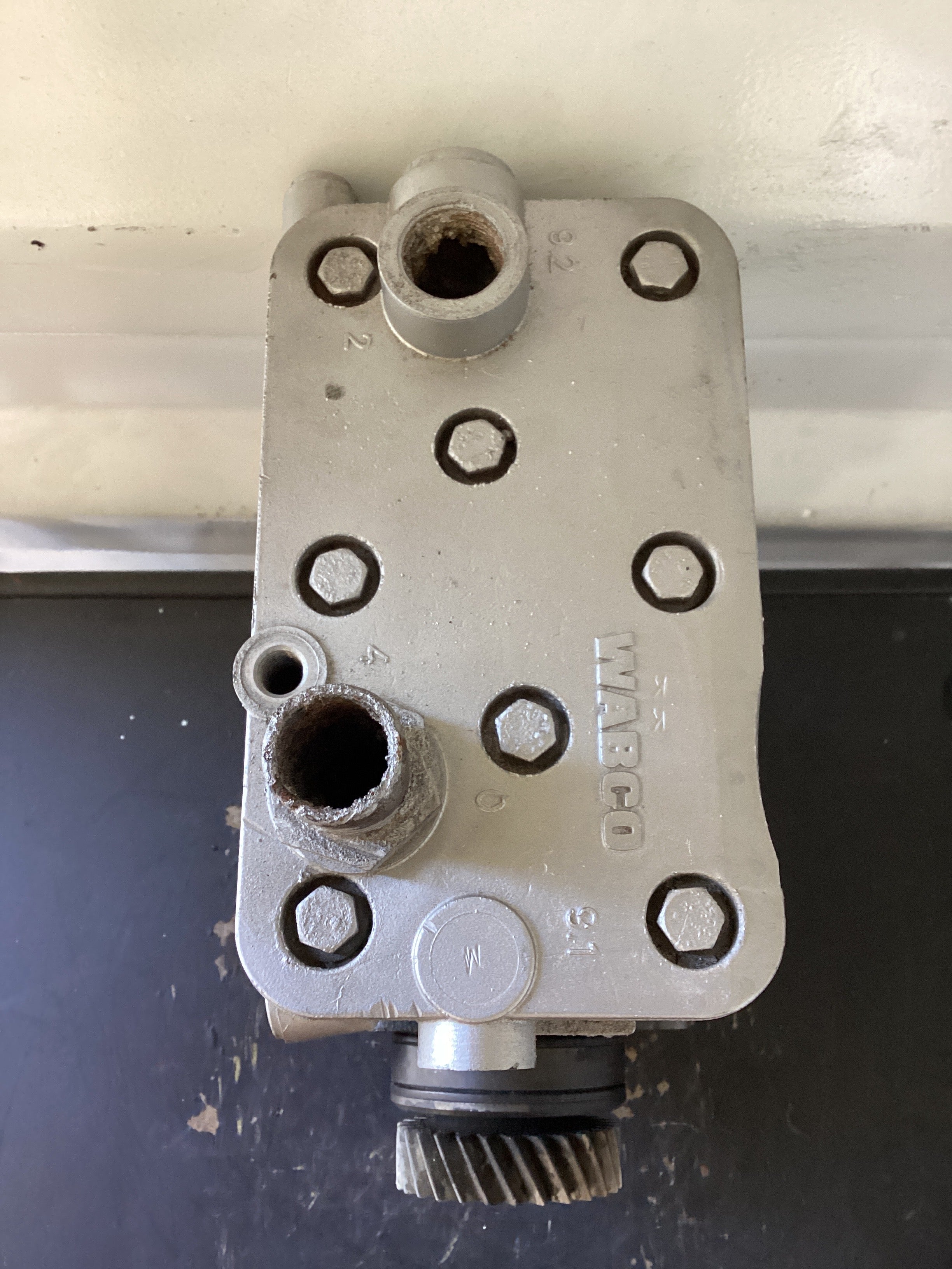 USED | AIR COMPRESSOR MERCEDEZ BENZ MBE4000 | SKU482