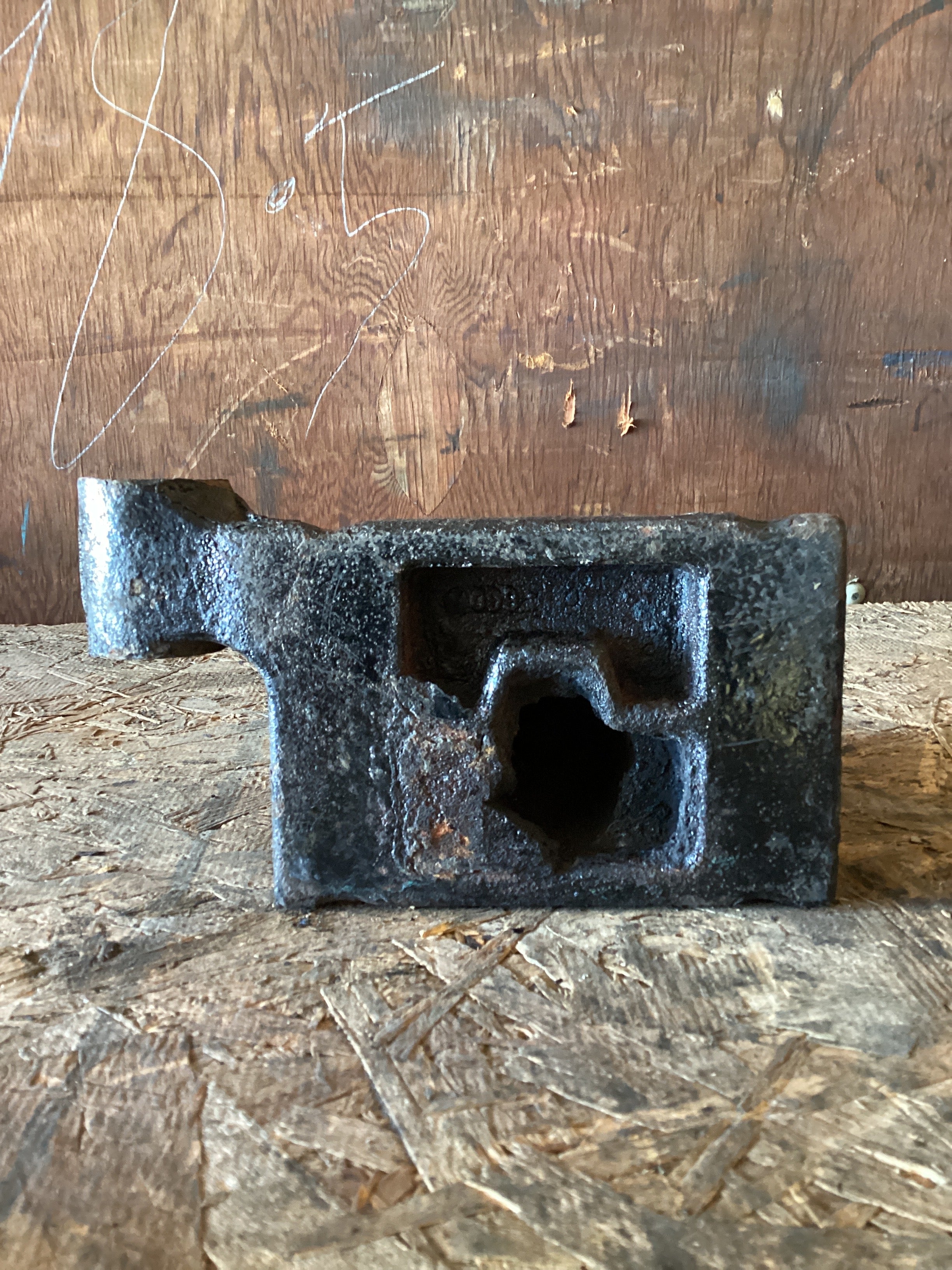USED | FRONT SUSPENSION LEAF SPRING U BOLT PAD BRACKET FREIGHTLINER | SKU1,014