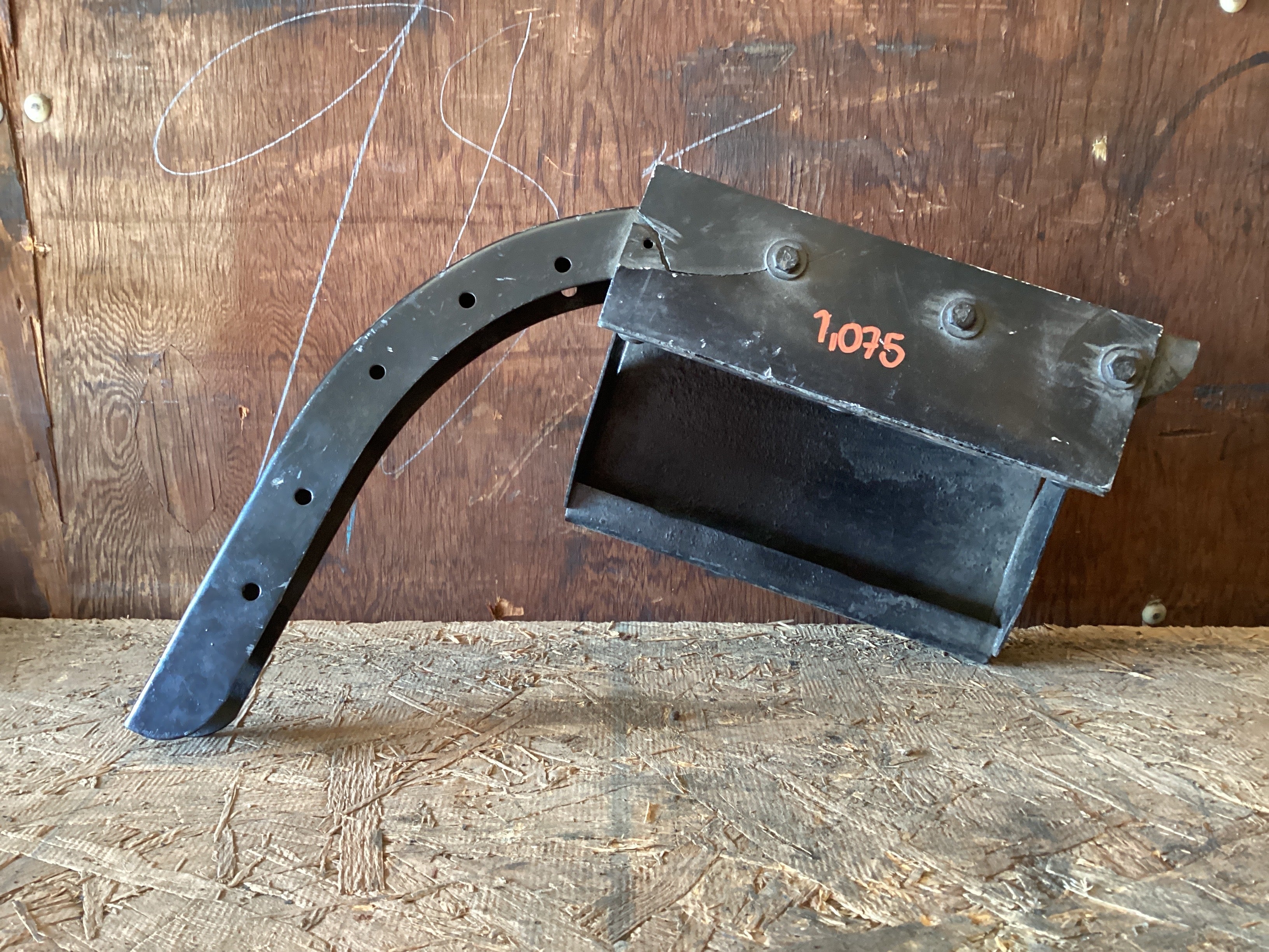 USED | CAB EXTENDER FAIRING BRACKET ASSY FREIGHTLINER | 1,075