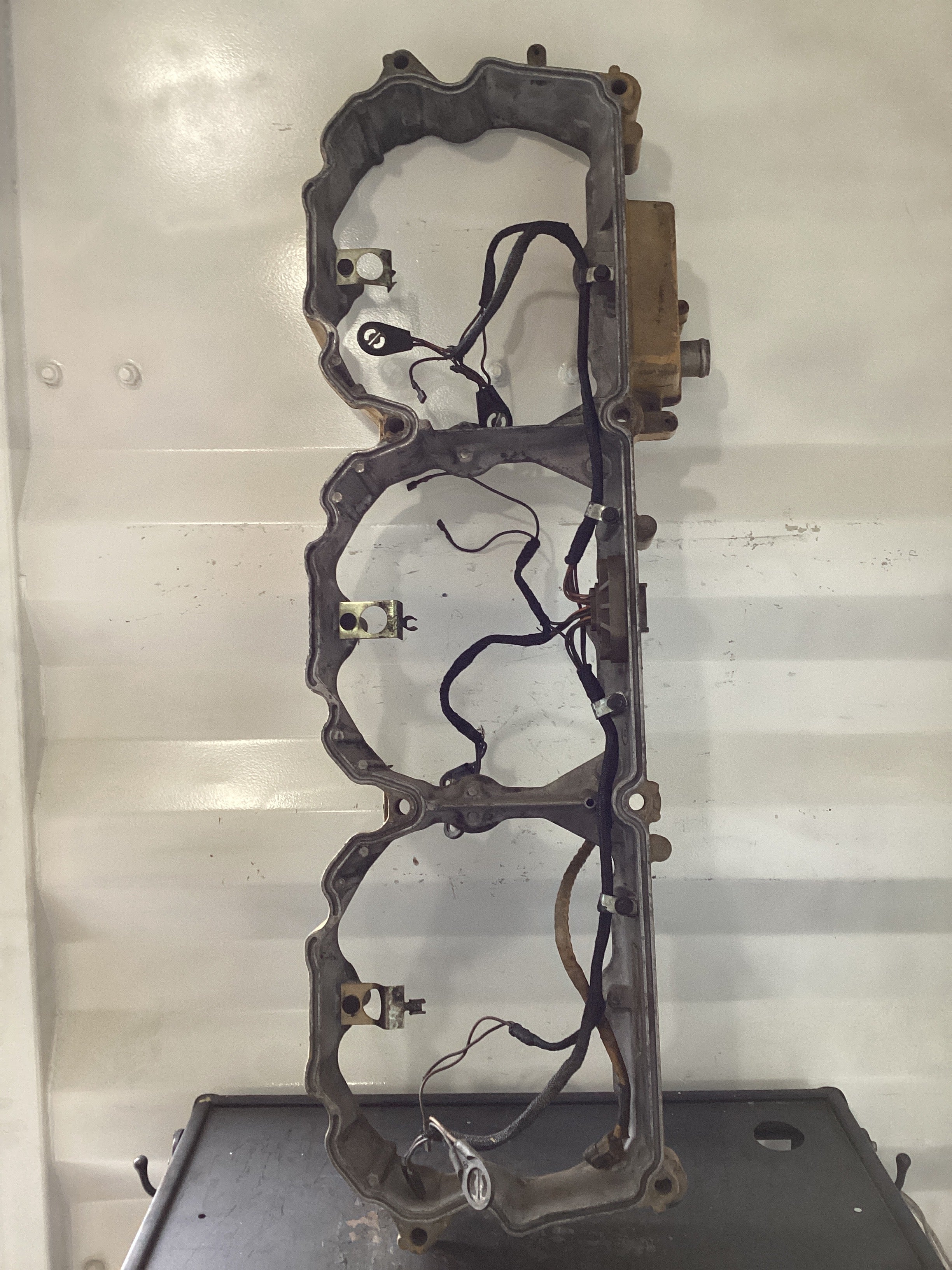 USED | ENGINE ROCKER COVER CAT C12 | SKU32