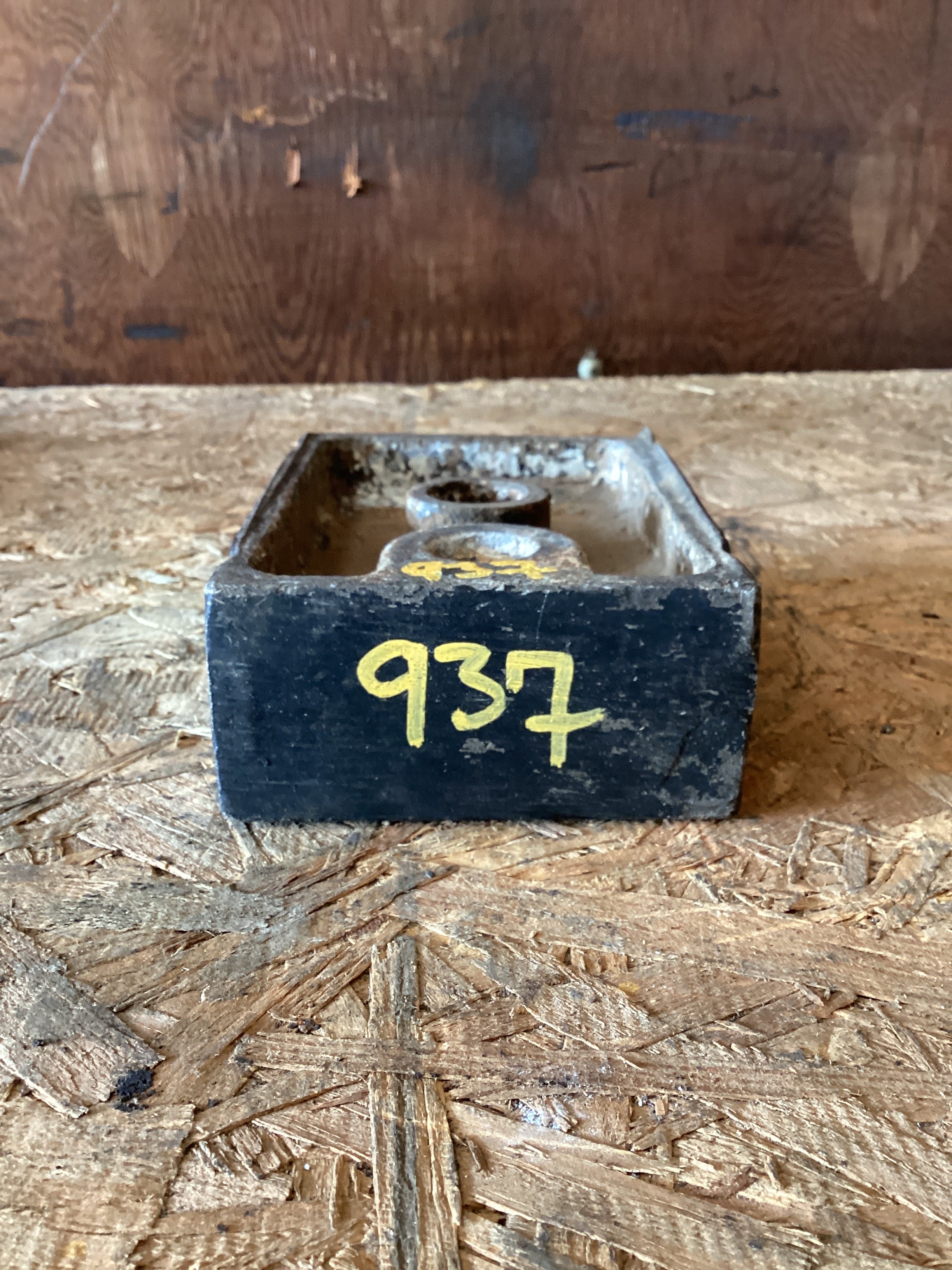 USED | FRONT LEAF SPRING SPACER KENWORTH | SKU937