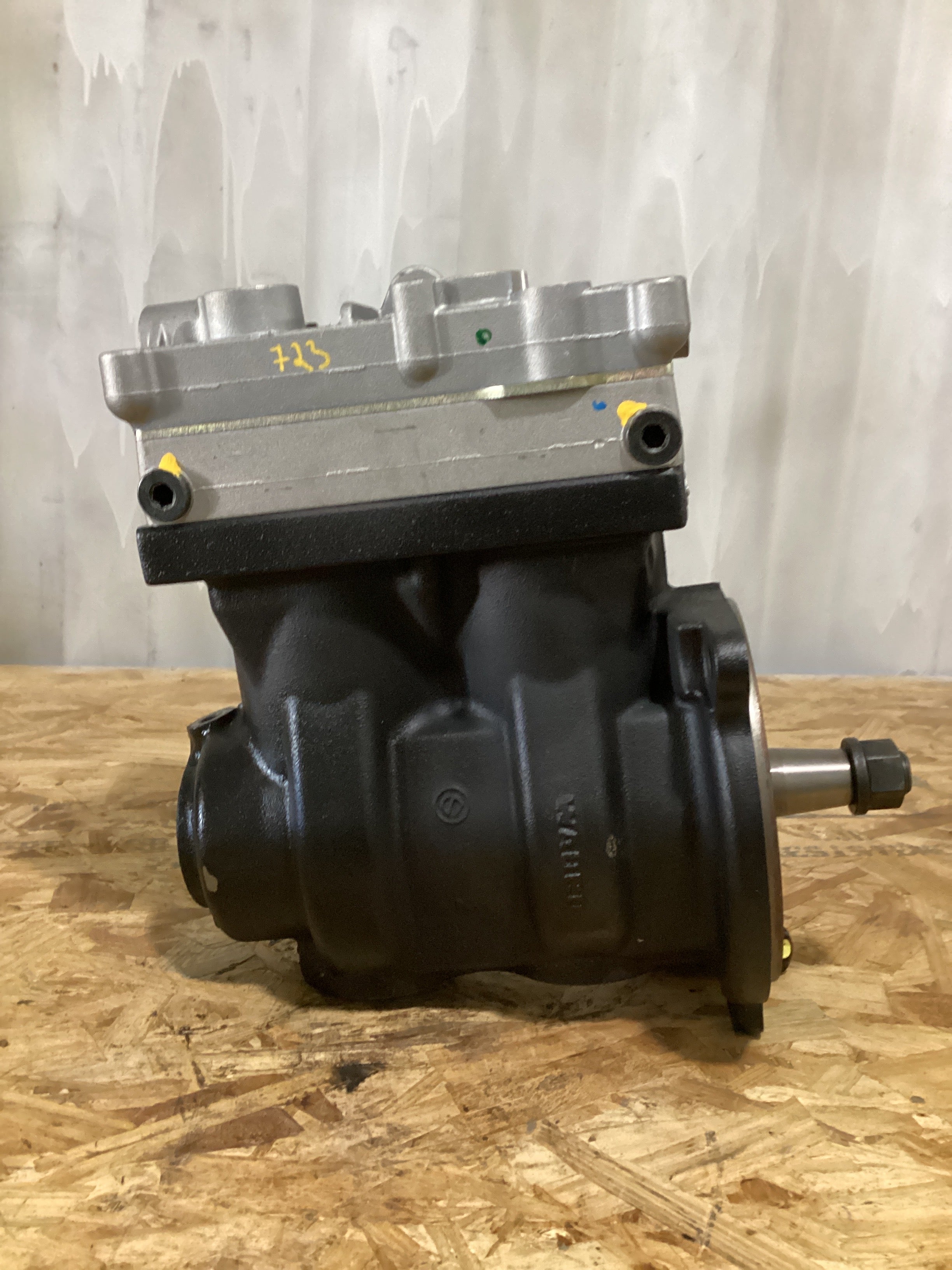 NEW | AIR COMPRESSOR TWIN CYLINDER MACK | SKU723