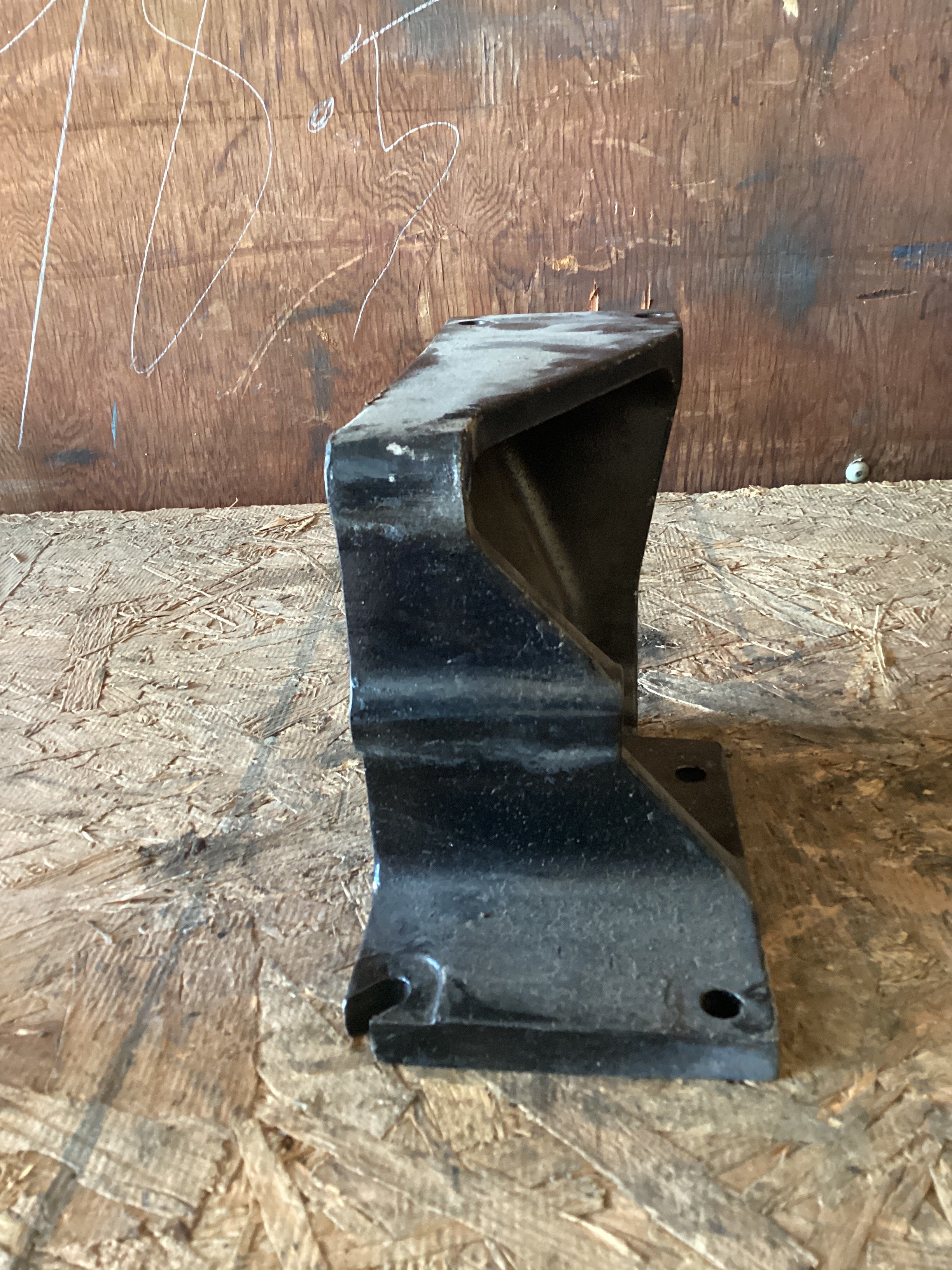 USED | ENGINE BRACKET DETROIT 14L | SKU990