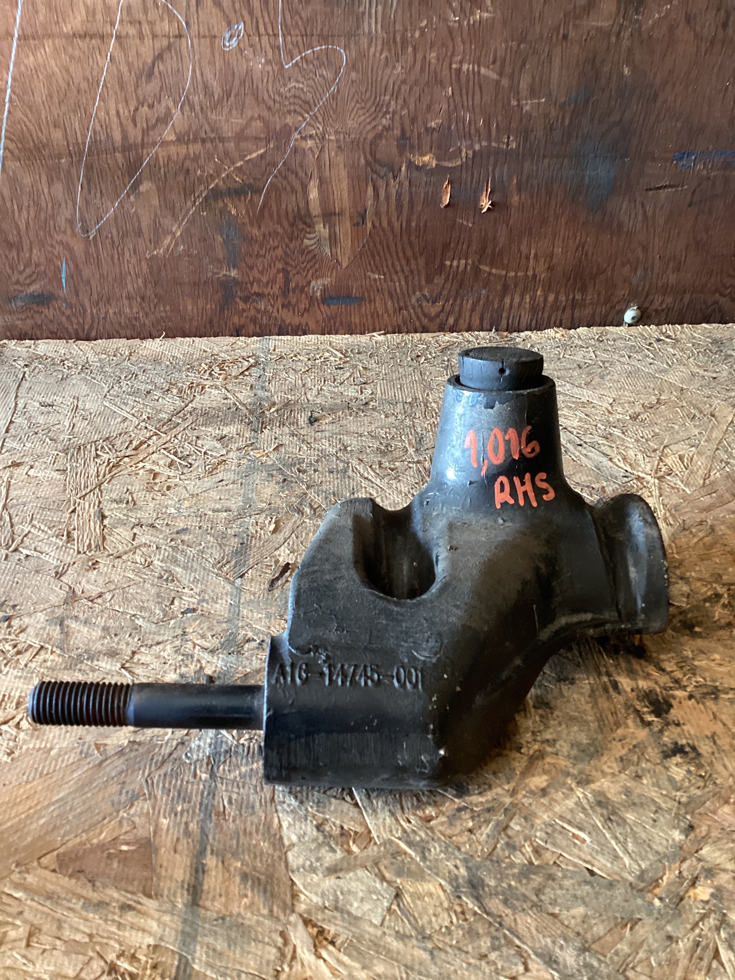 USED | FRONT SUSPENSION LEAF SPRING BUMP STOP WITH LOWER SHOCK MOUNT RHS FREIGHTLINER | SKU1,016