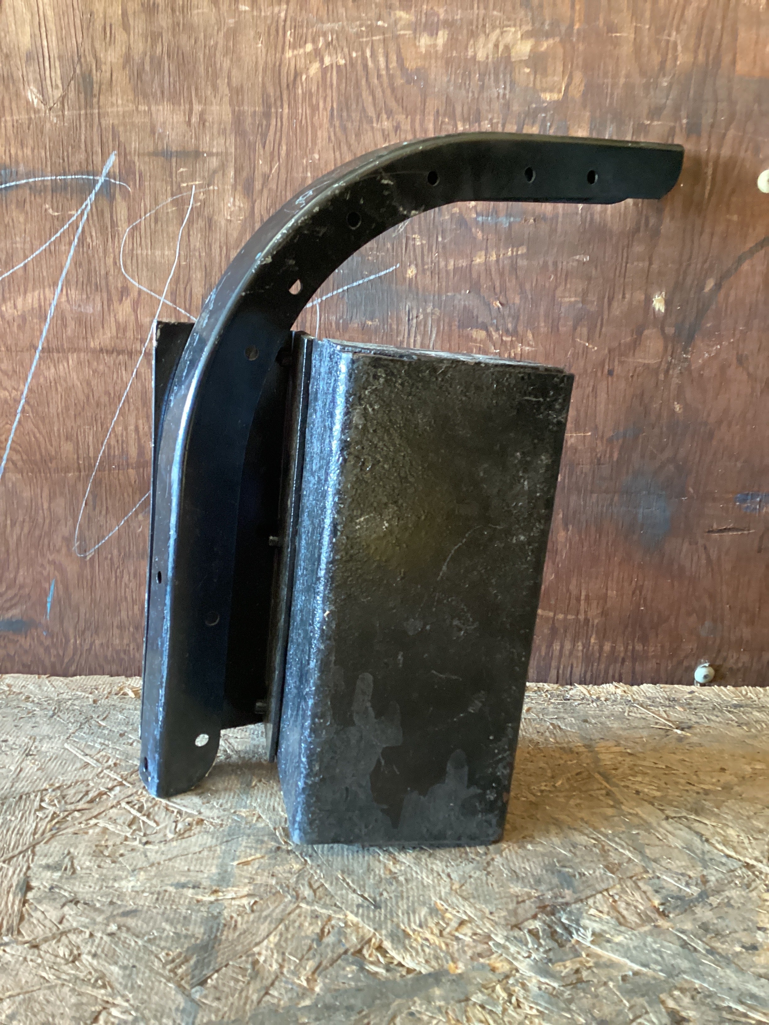 USED | CAB EXTENDER FAIRING BRACKET ASSY FREIGHTLINER | 1,075