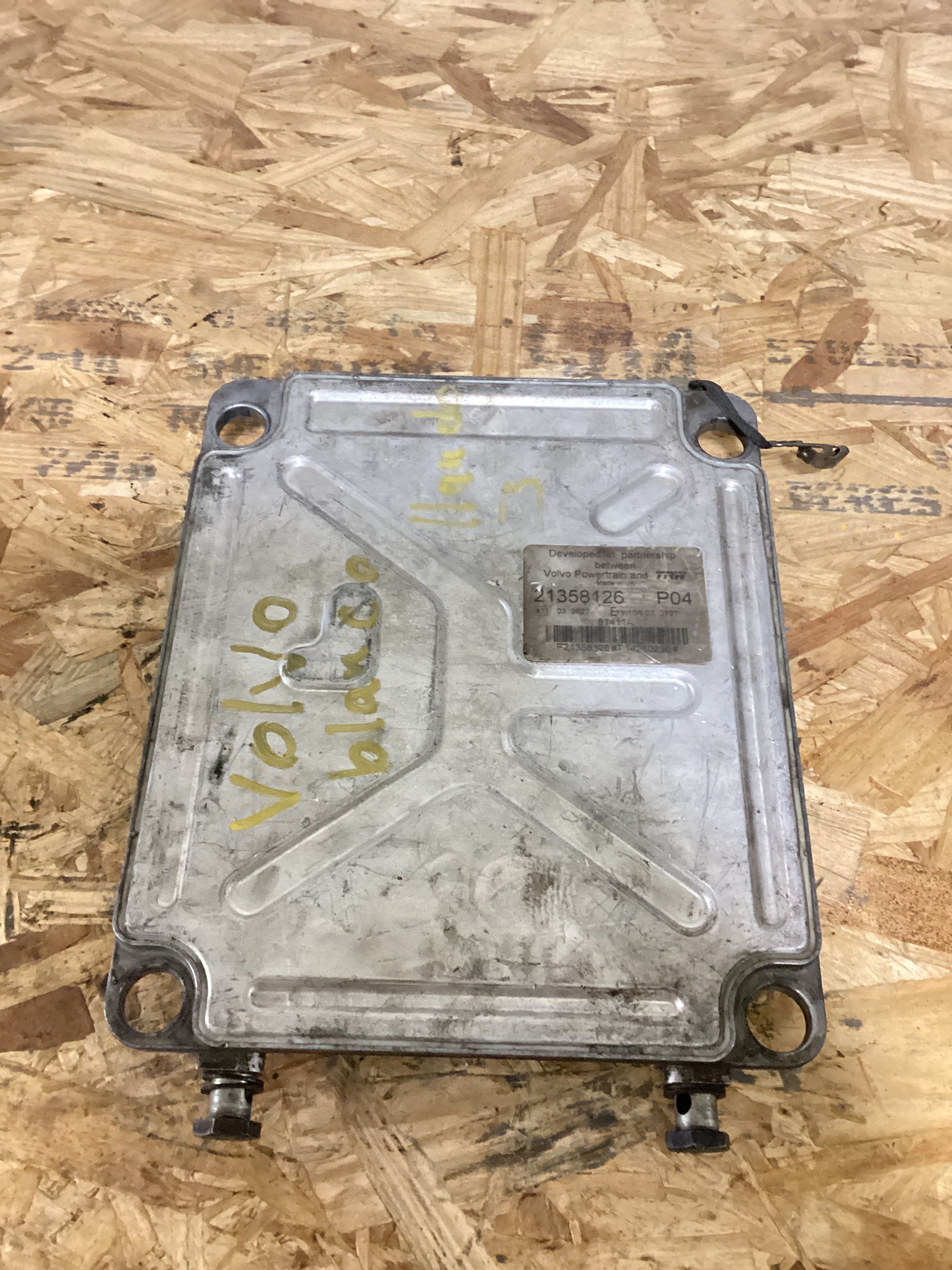 USED | ECM CONTROL MODULE VOLVO VNL | SKU751