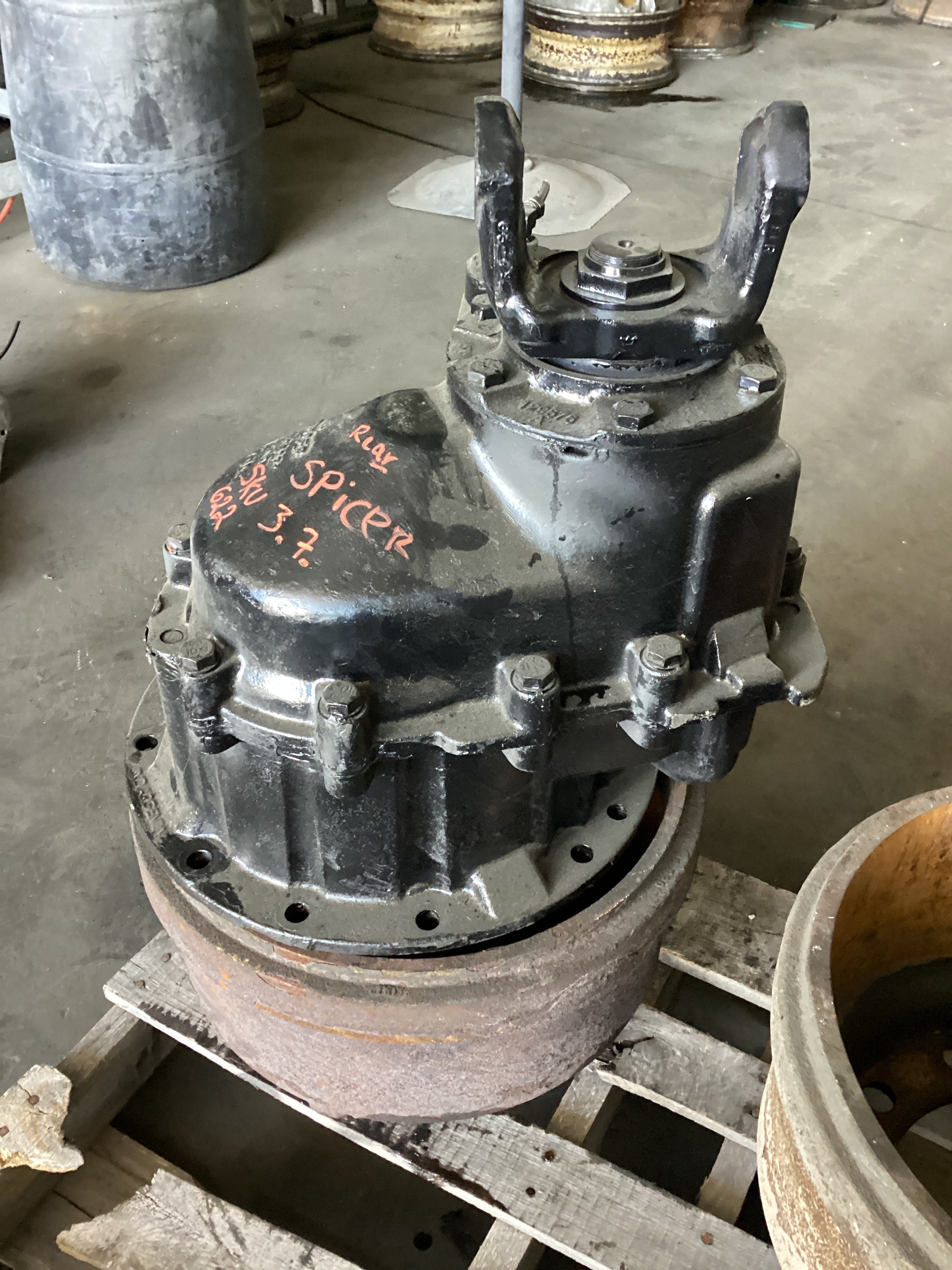 USED | 3.70 EATON/SPICER REAR /FRONT DIFFERENTIAL | SKU622