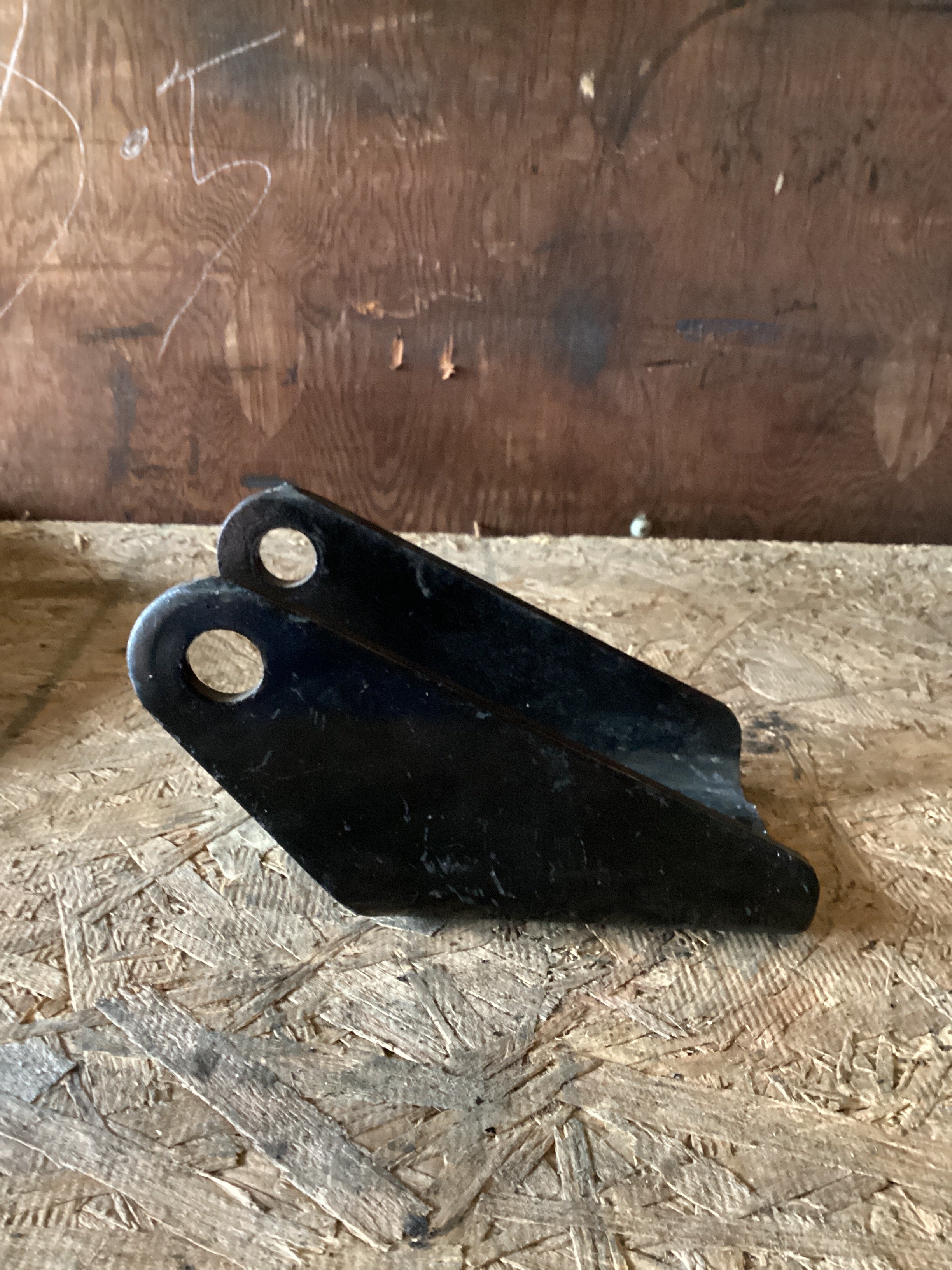 USED | REAR SHOCK UPPER BRACKET | SKU946