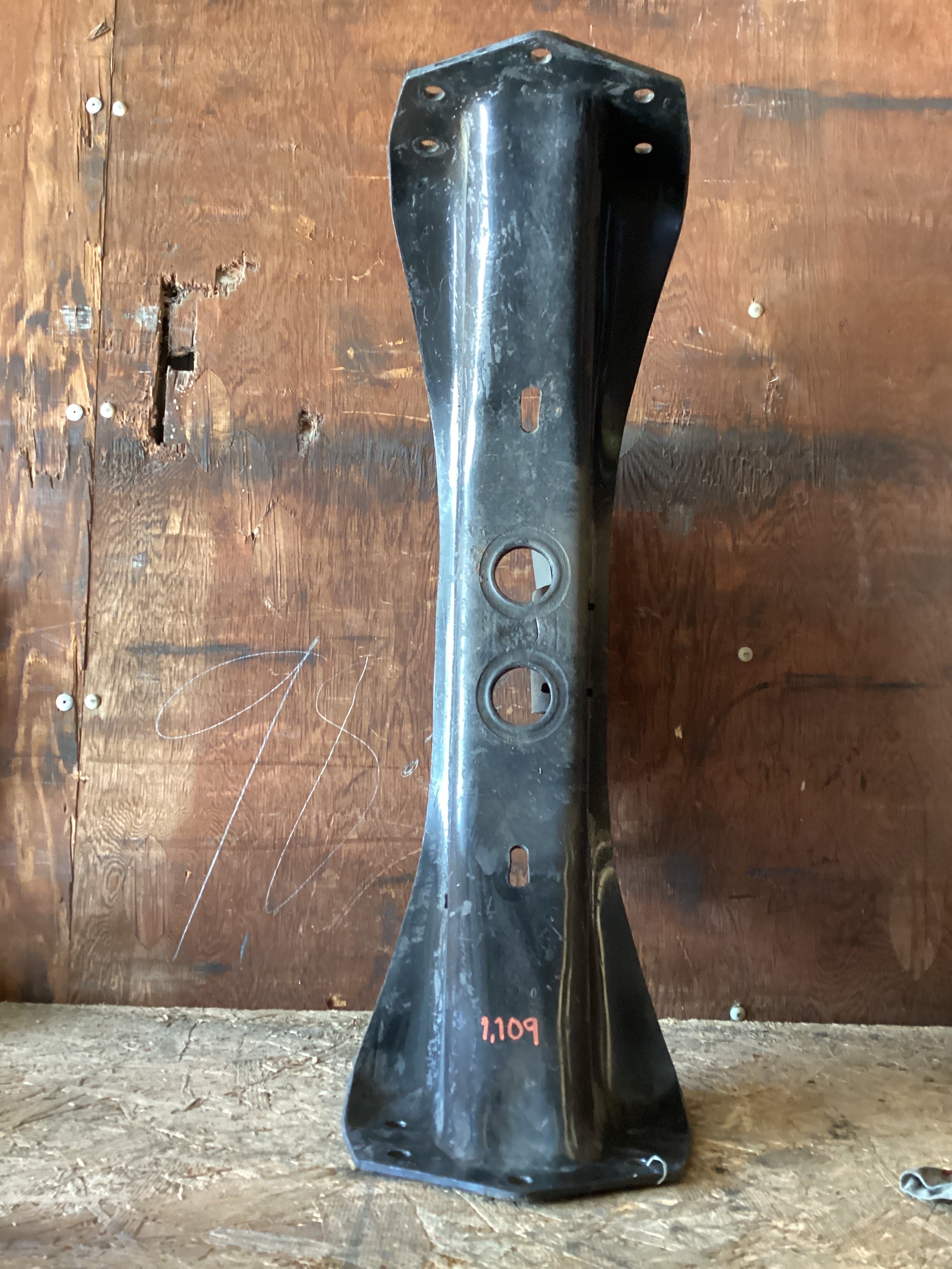 USED | FORNT ENGINE CROSSMEMBER FREIGHTLINER | SKU1,109