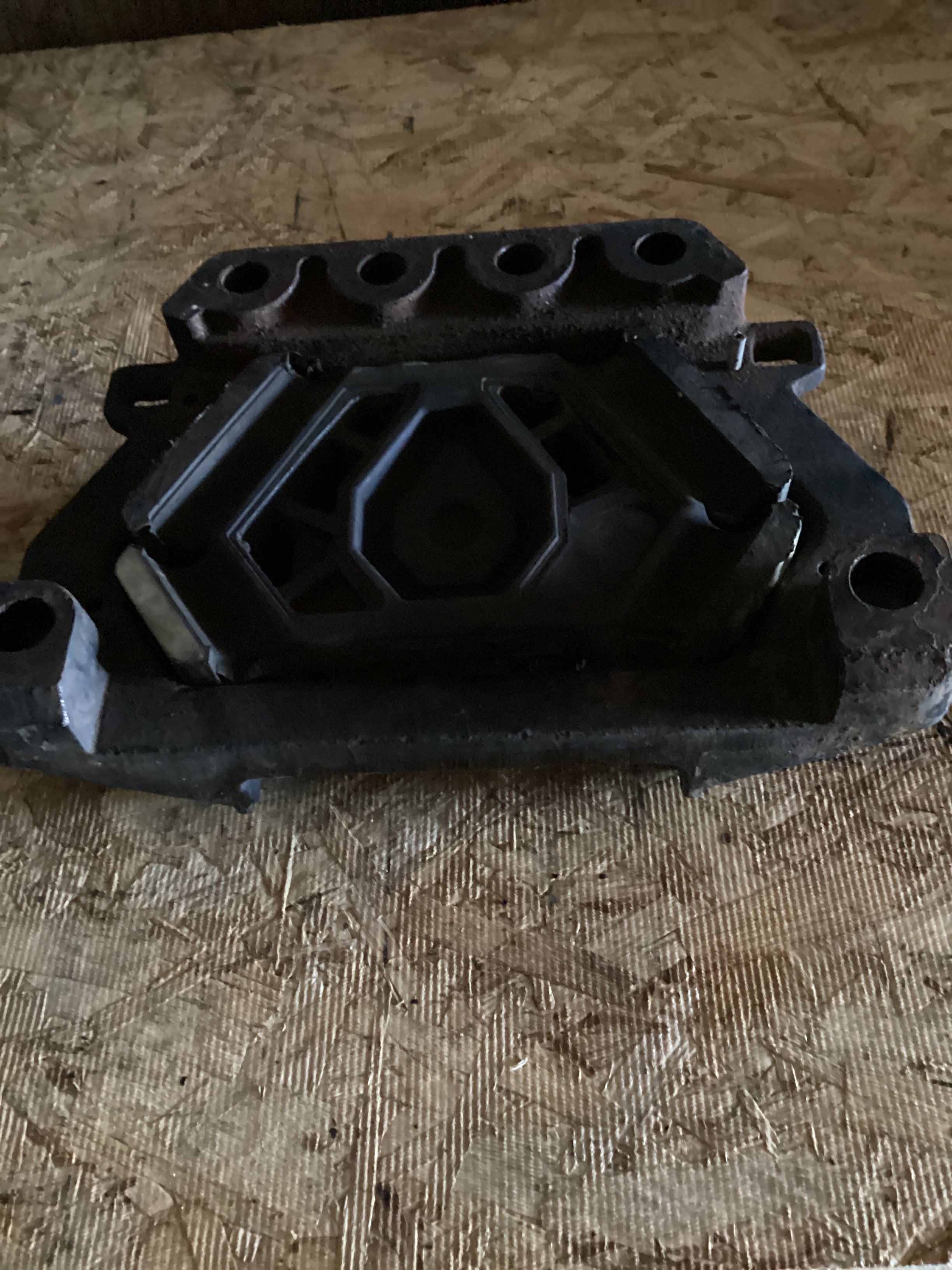 USED | REAR MOTOR MOUNT CUMMINS | SKU785