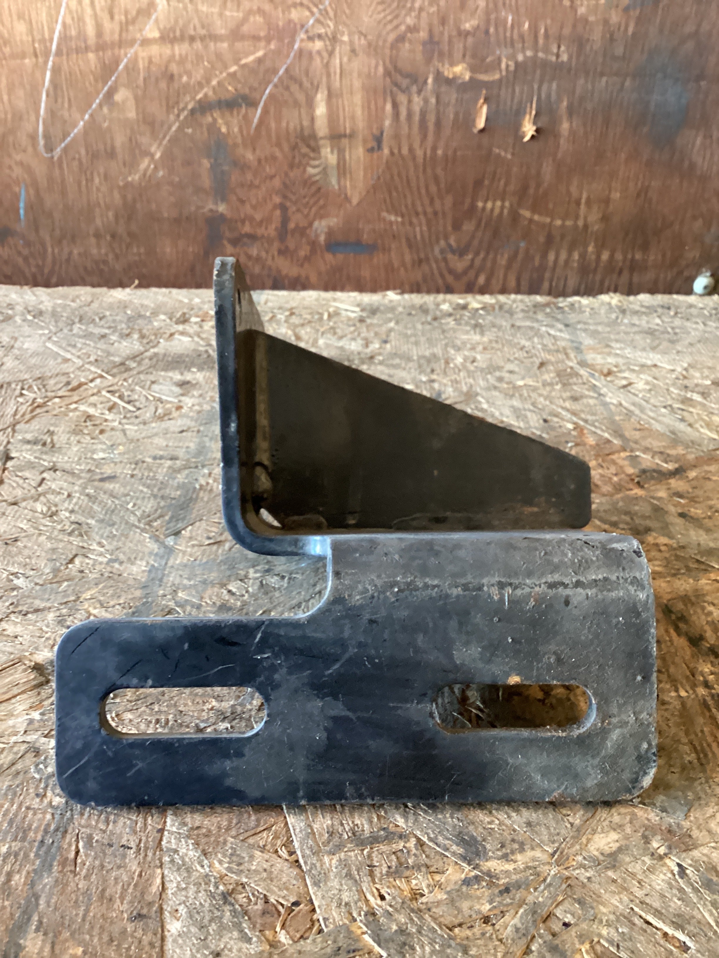 USED | FRONT BUMPER BRACKET RHS KENWORTH | SKU1,030