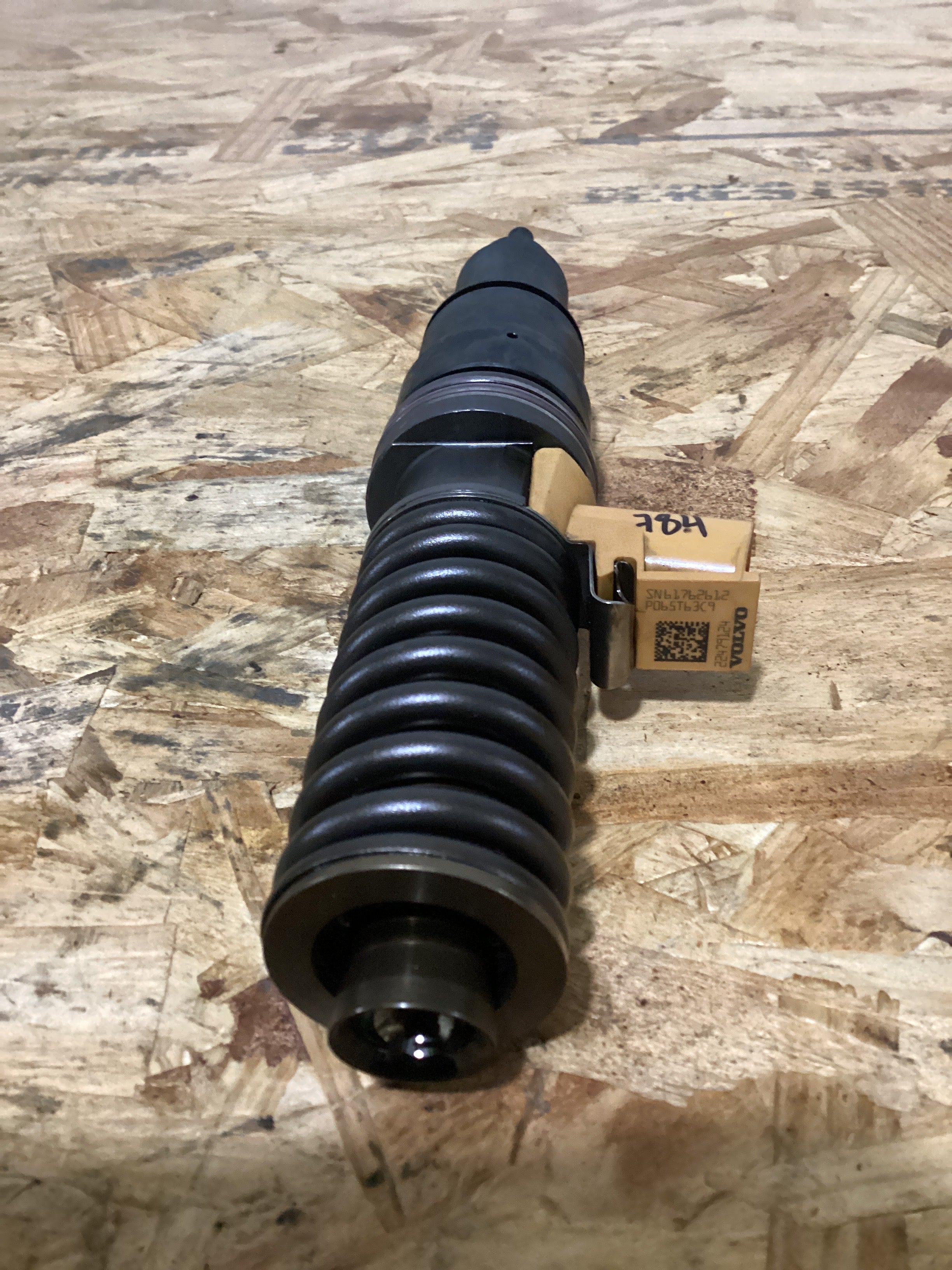 USED | FUEL INJECTOR VOLVO D13 | SKU784